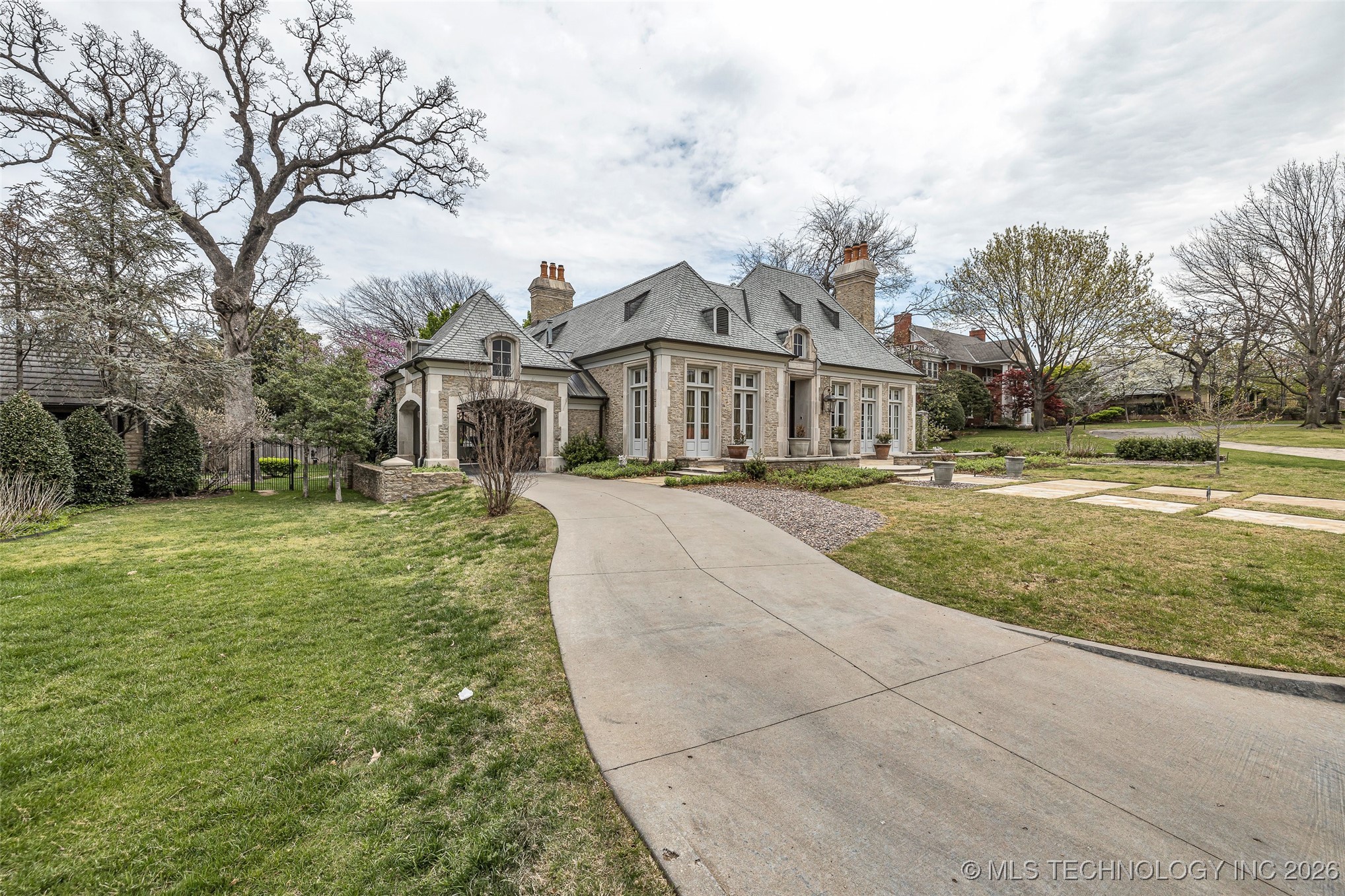 2119 E 30th Place Property Photo 6