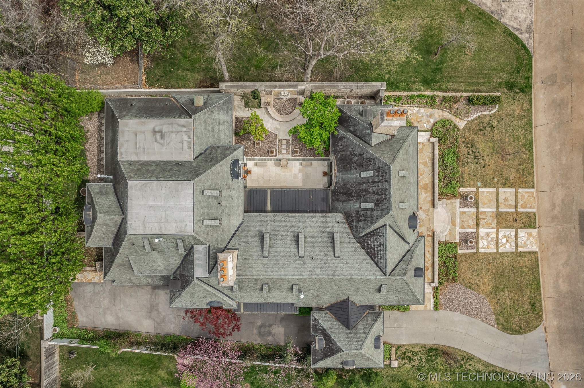 2119 E 30th Place Property Photo 38