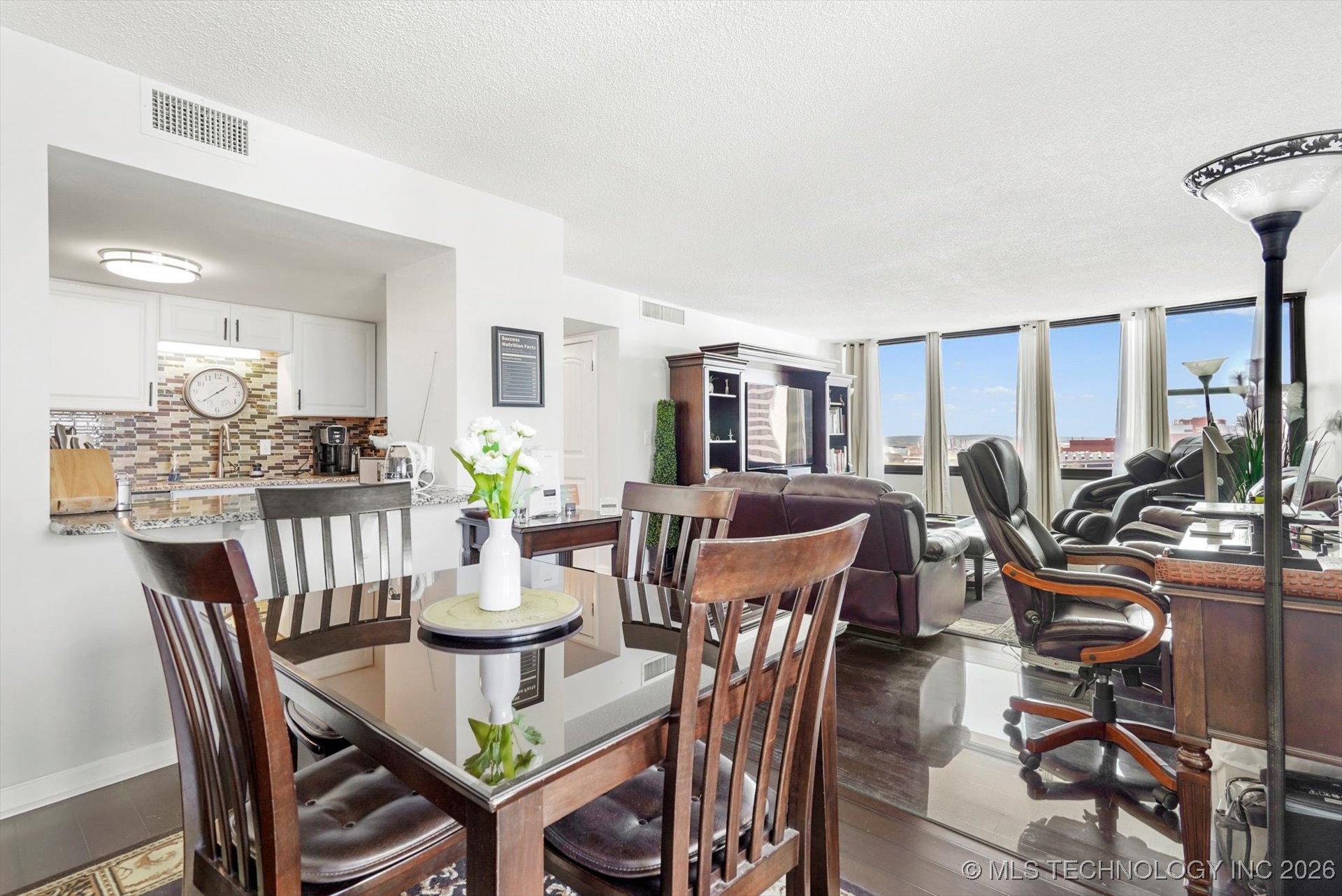 410 W 7th Street 1023 Property Photo 9