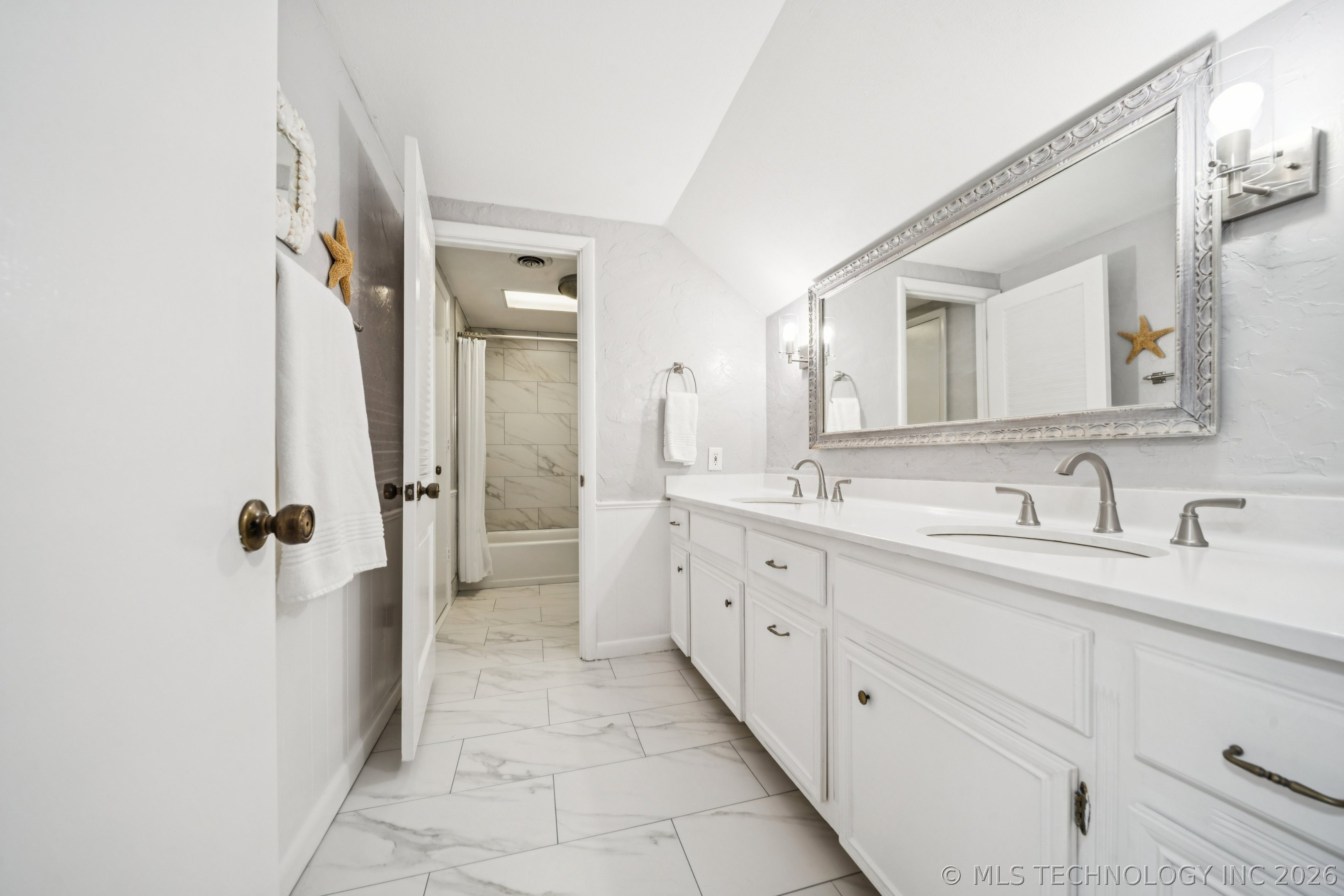 7021 E 67th Street Property Photo 21