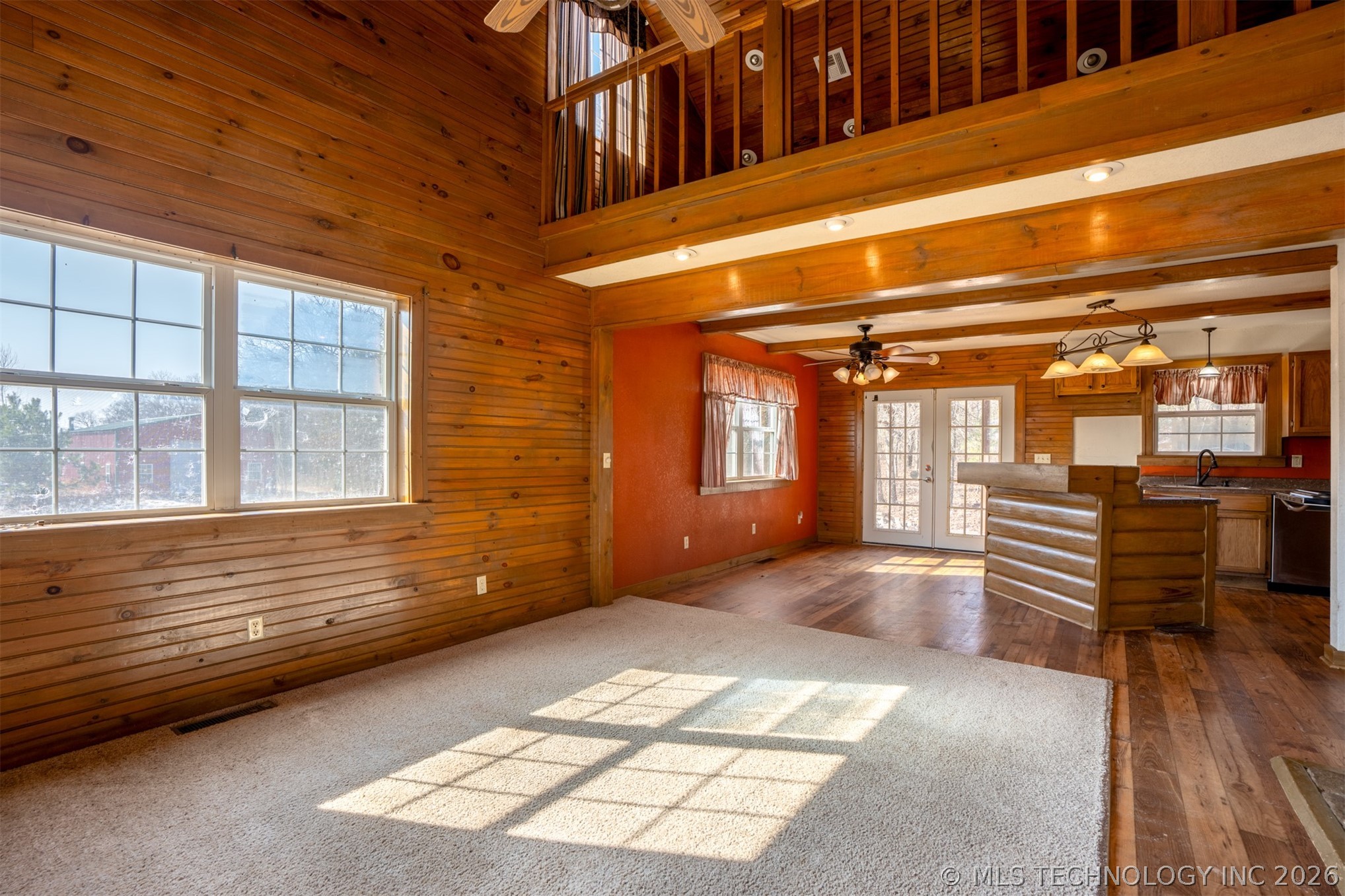 376121 E 1140 Property Photo 6