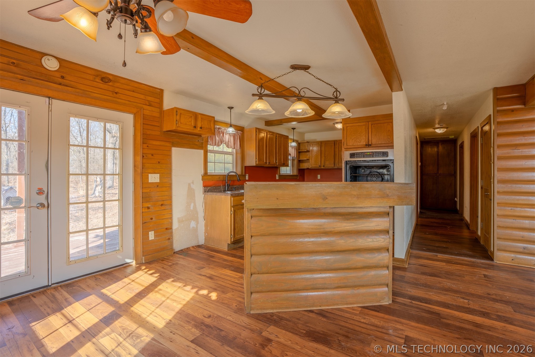 376121 E 1140 Property Photo 9