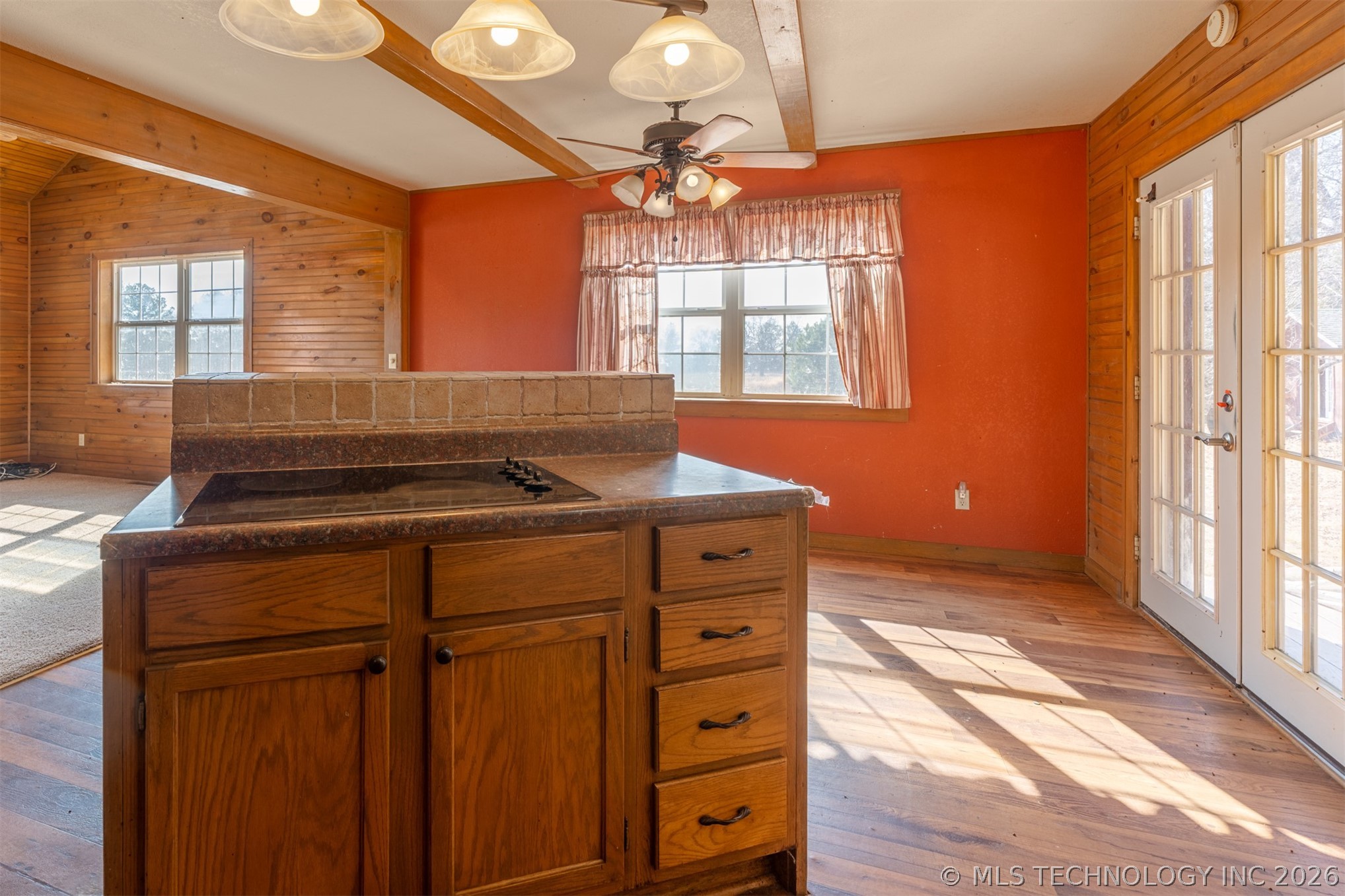 376121 E 1140 Property Photo 11