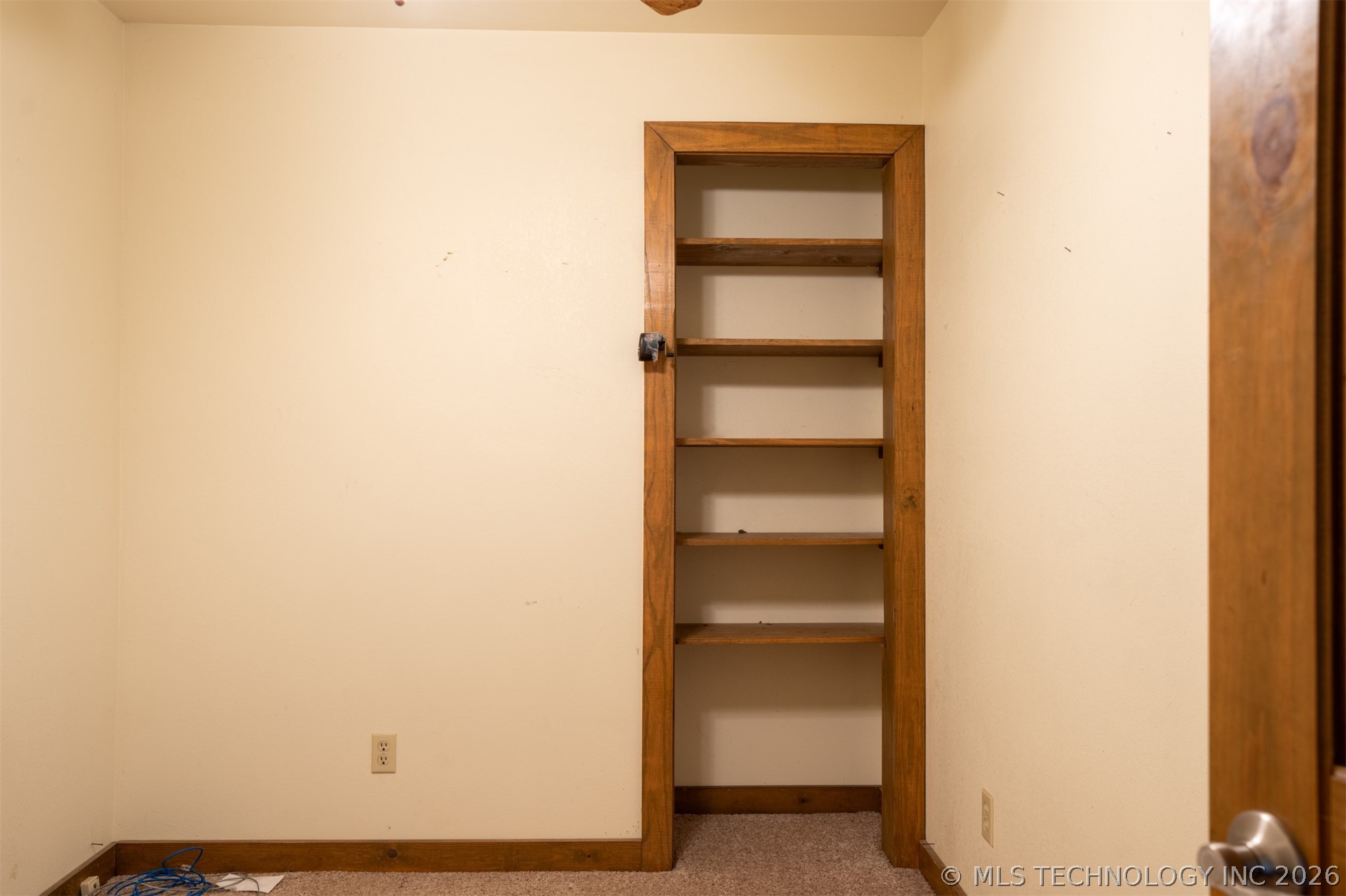 376121 E 1140 Property Photo 14