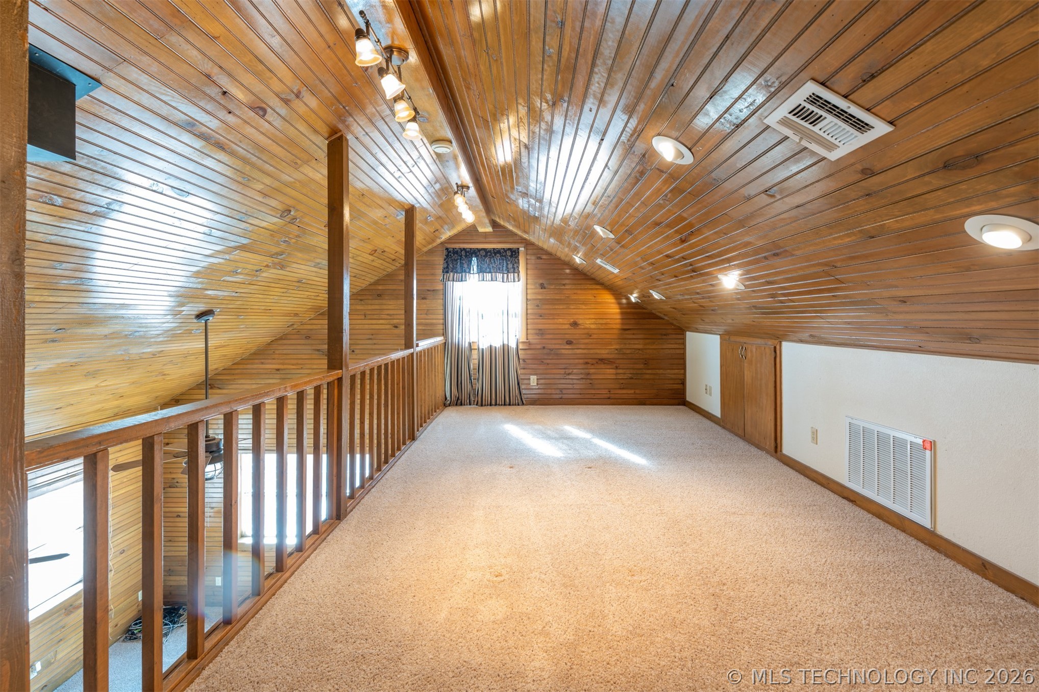 376121 E 1140 Property Photo 20