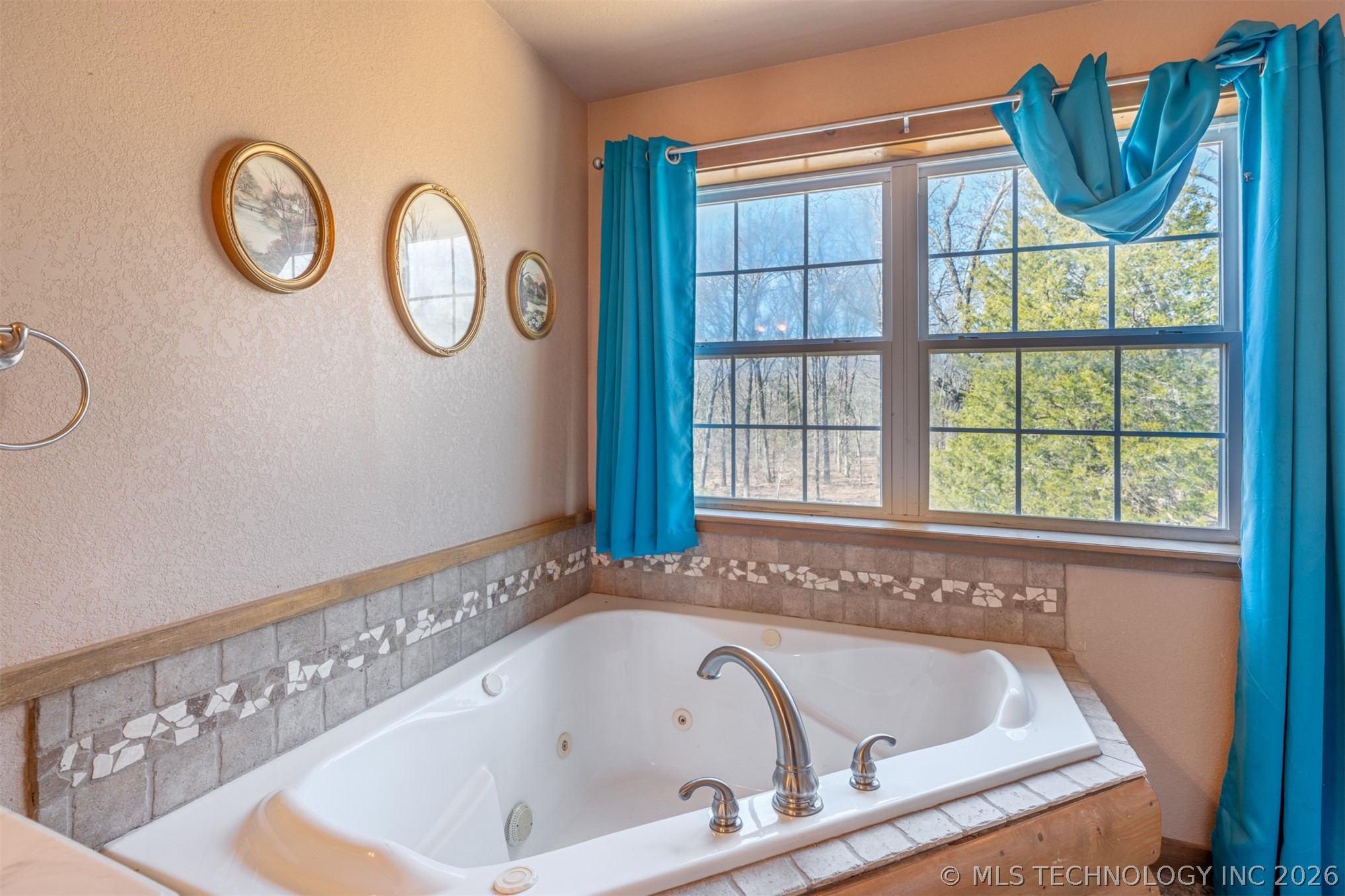 376121 E 1140 Property Photo 26