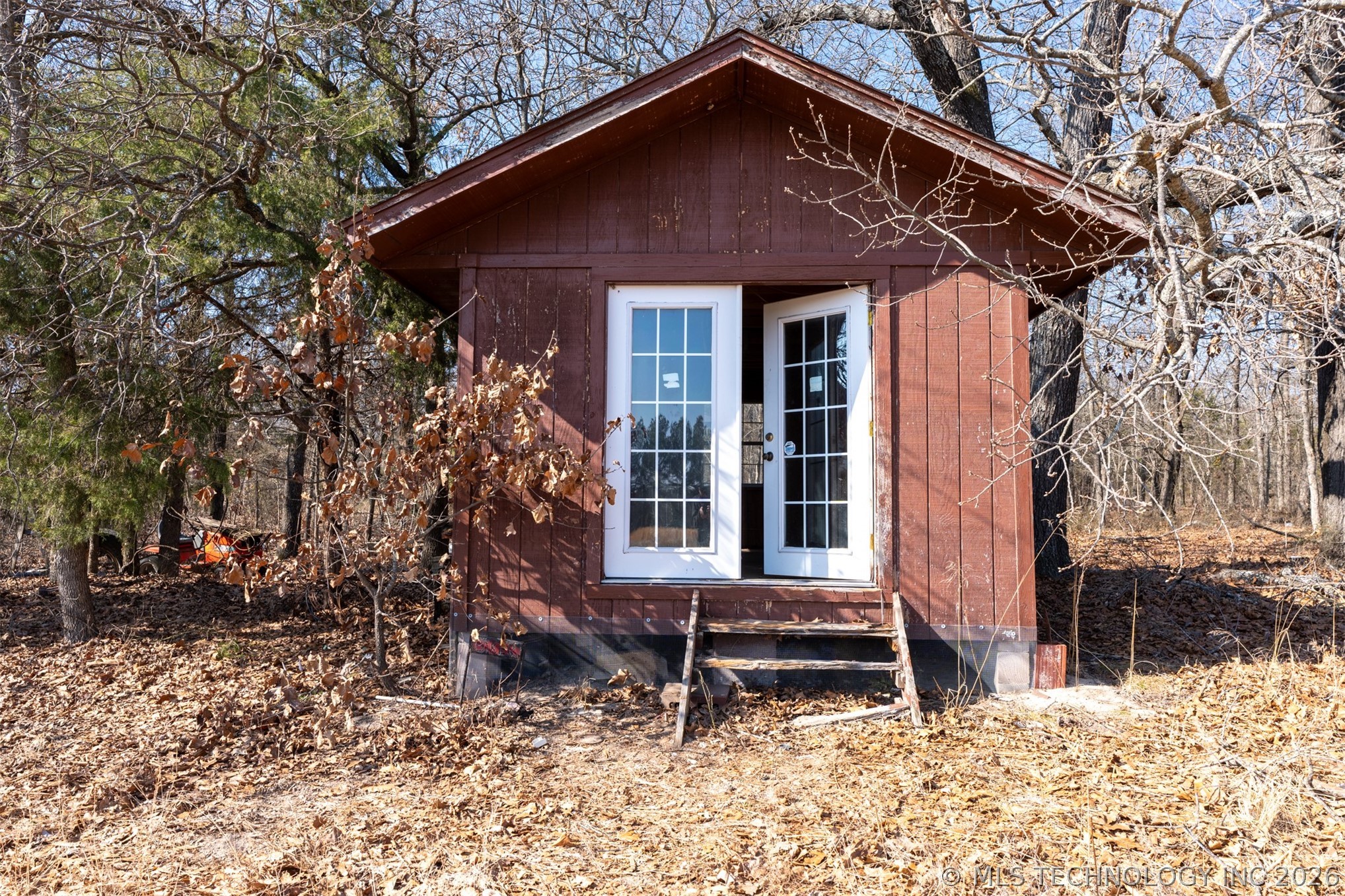 376121 E 1140 Property Photo 34