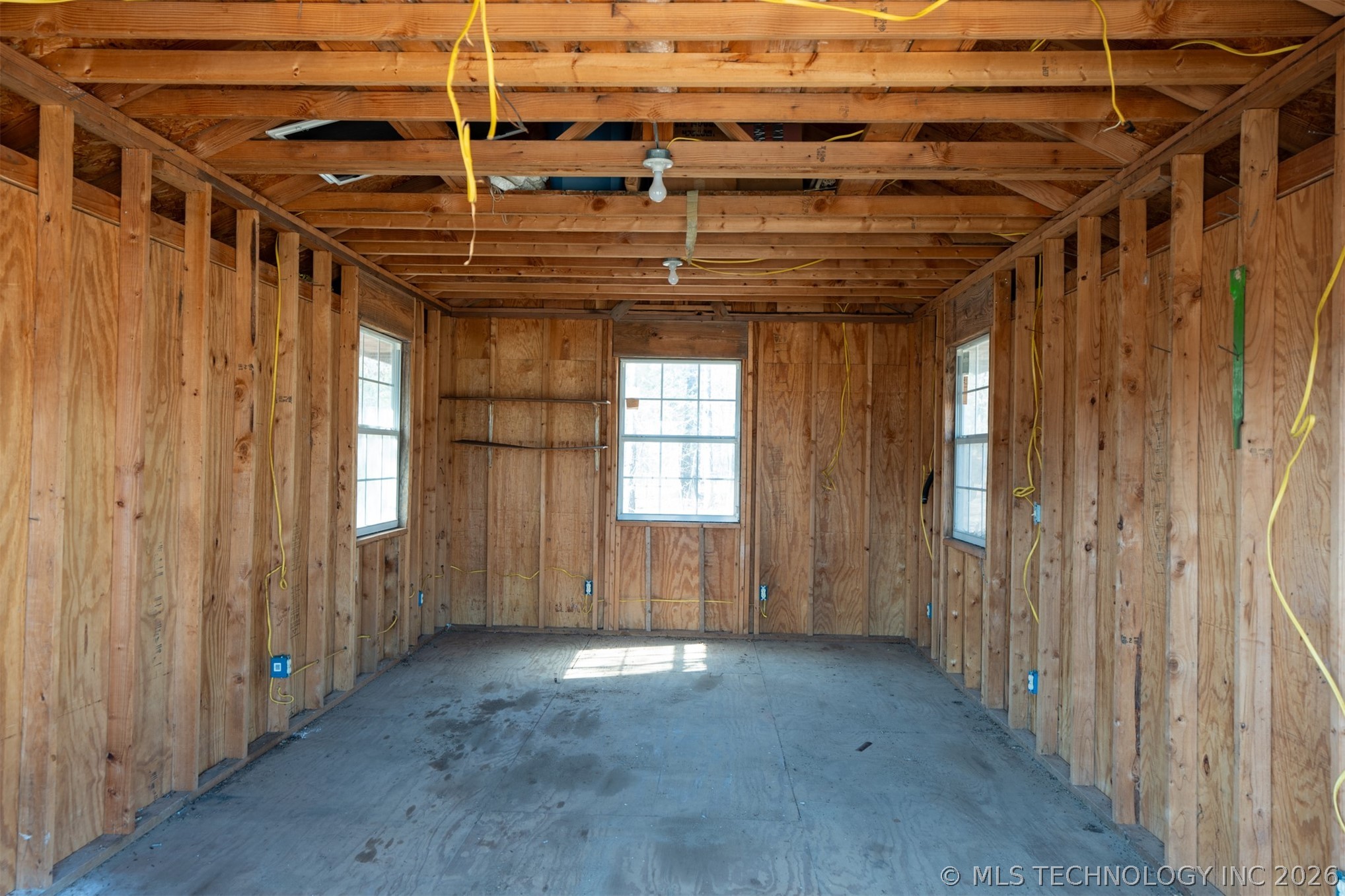 376121 E 1140 Property Photo 35