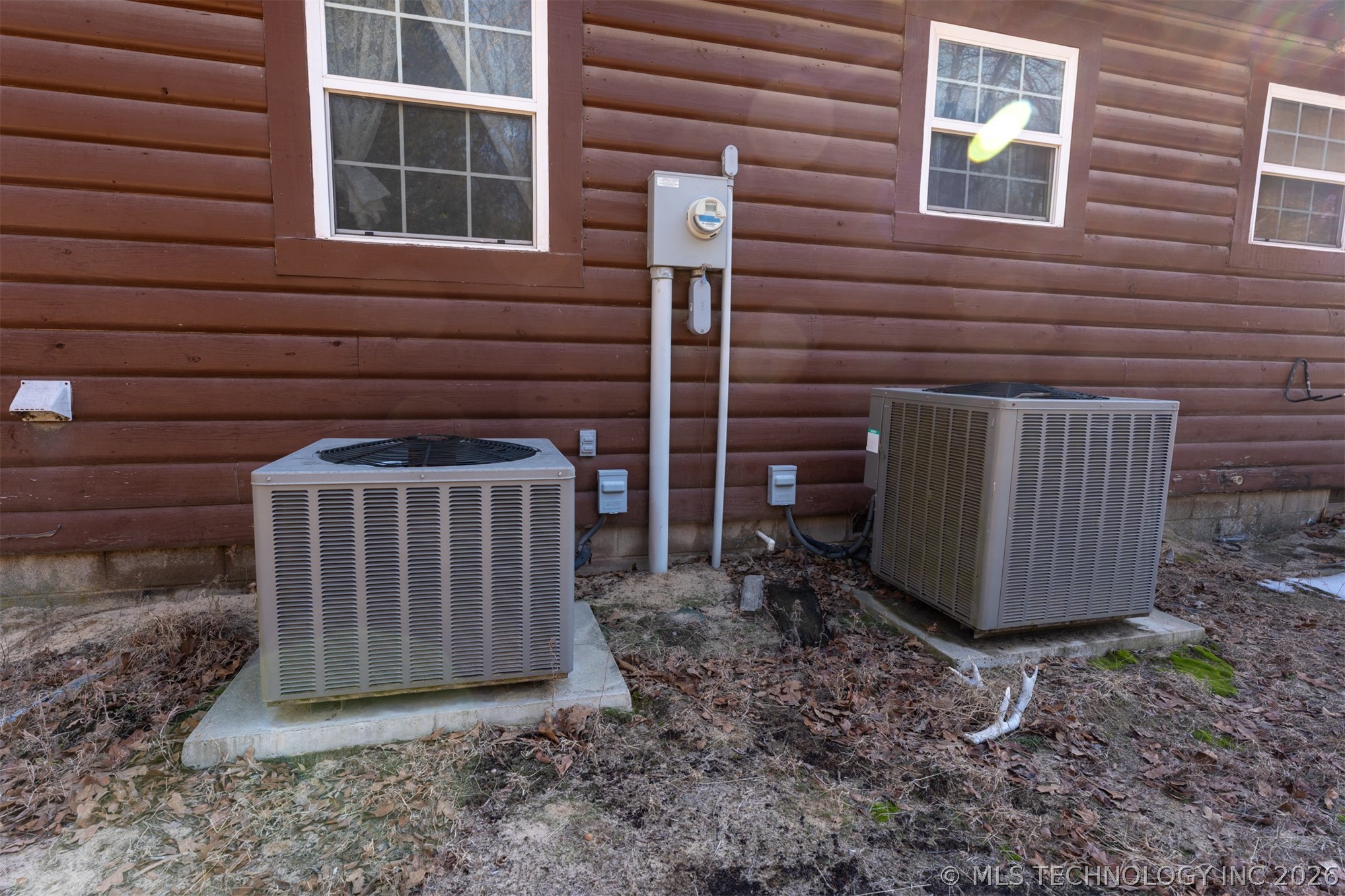 376121 E 1140 Property Photo 53