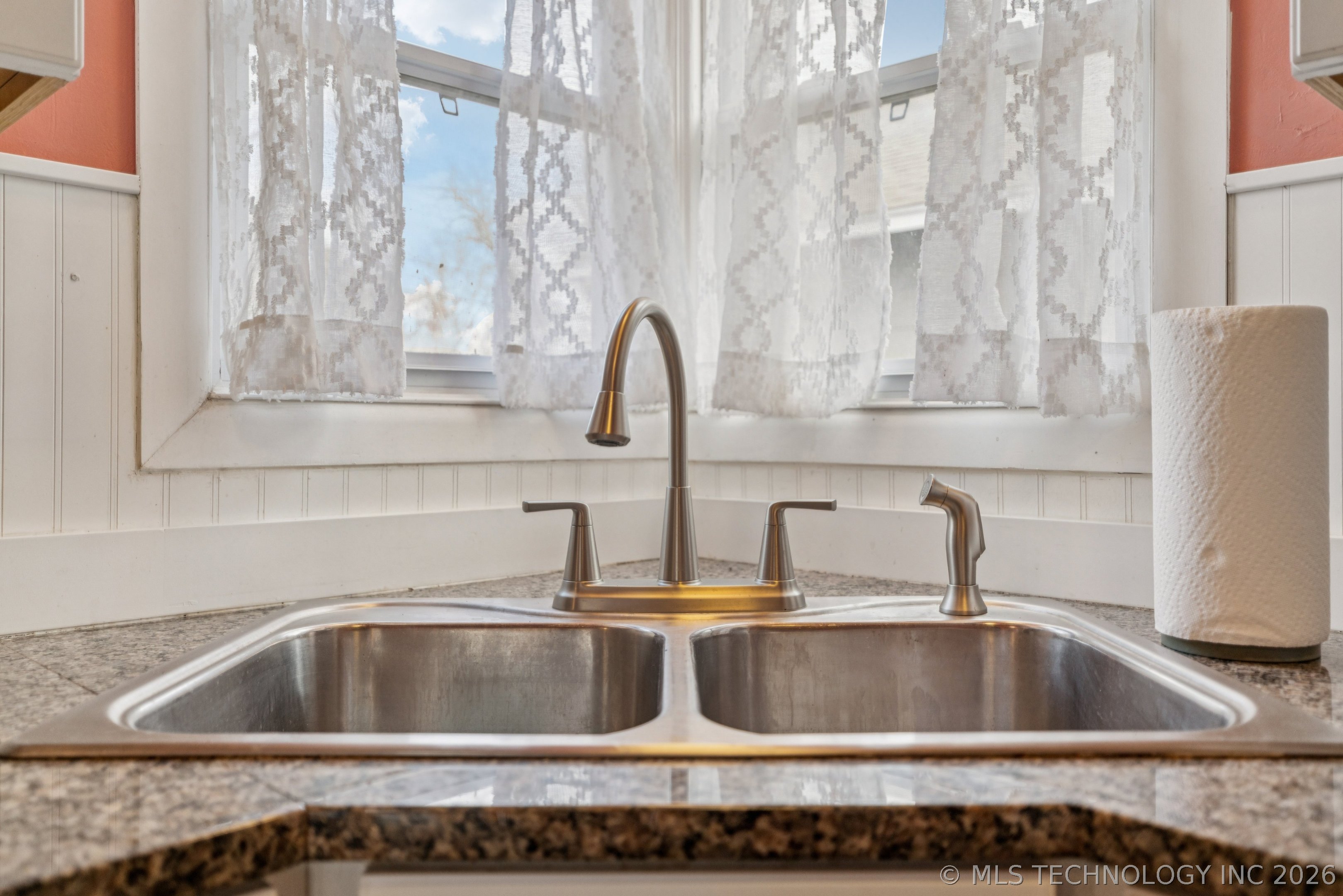 3415 E 13th Street Property Photo 11