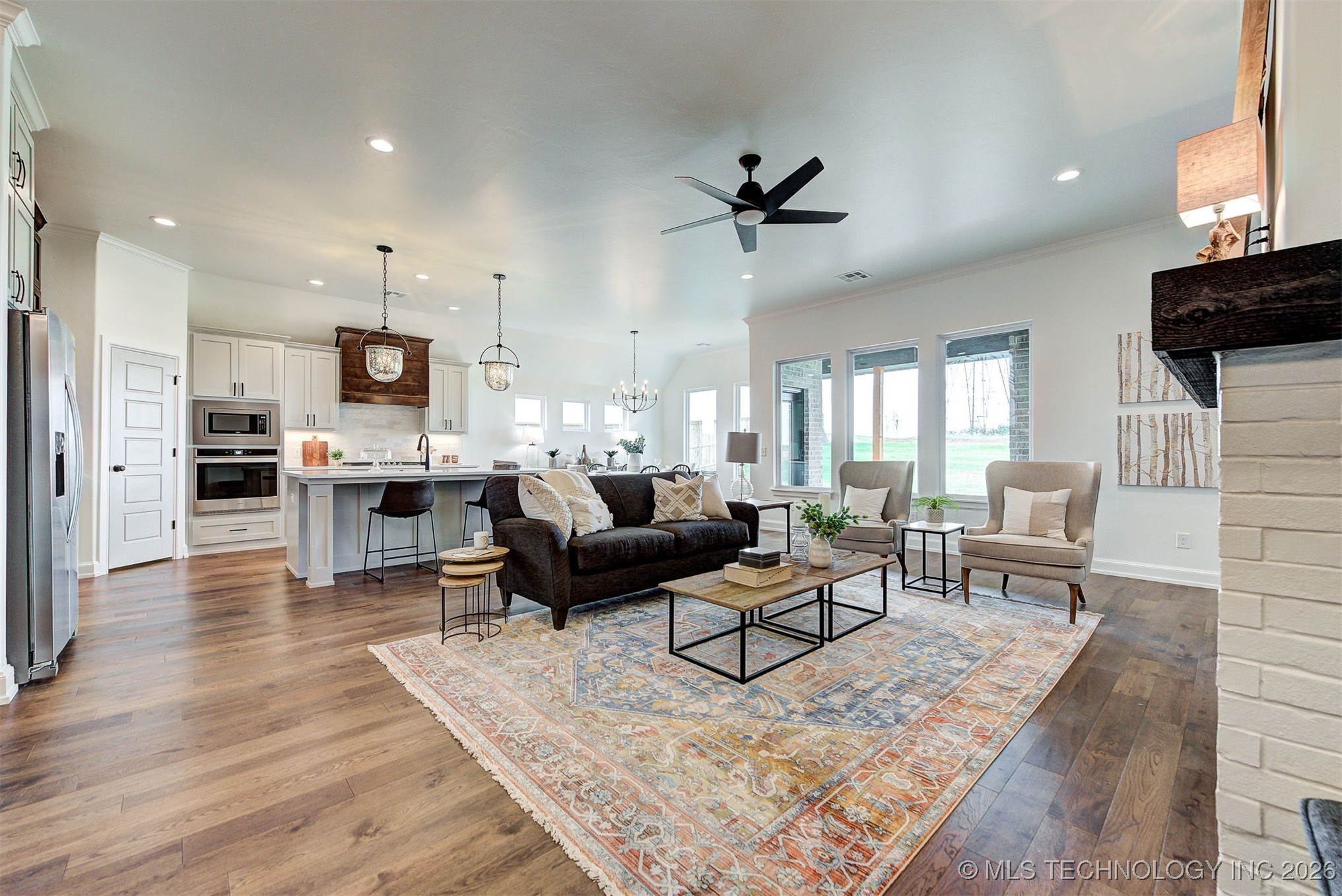 7210 E Queens Place Property Photo 3