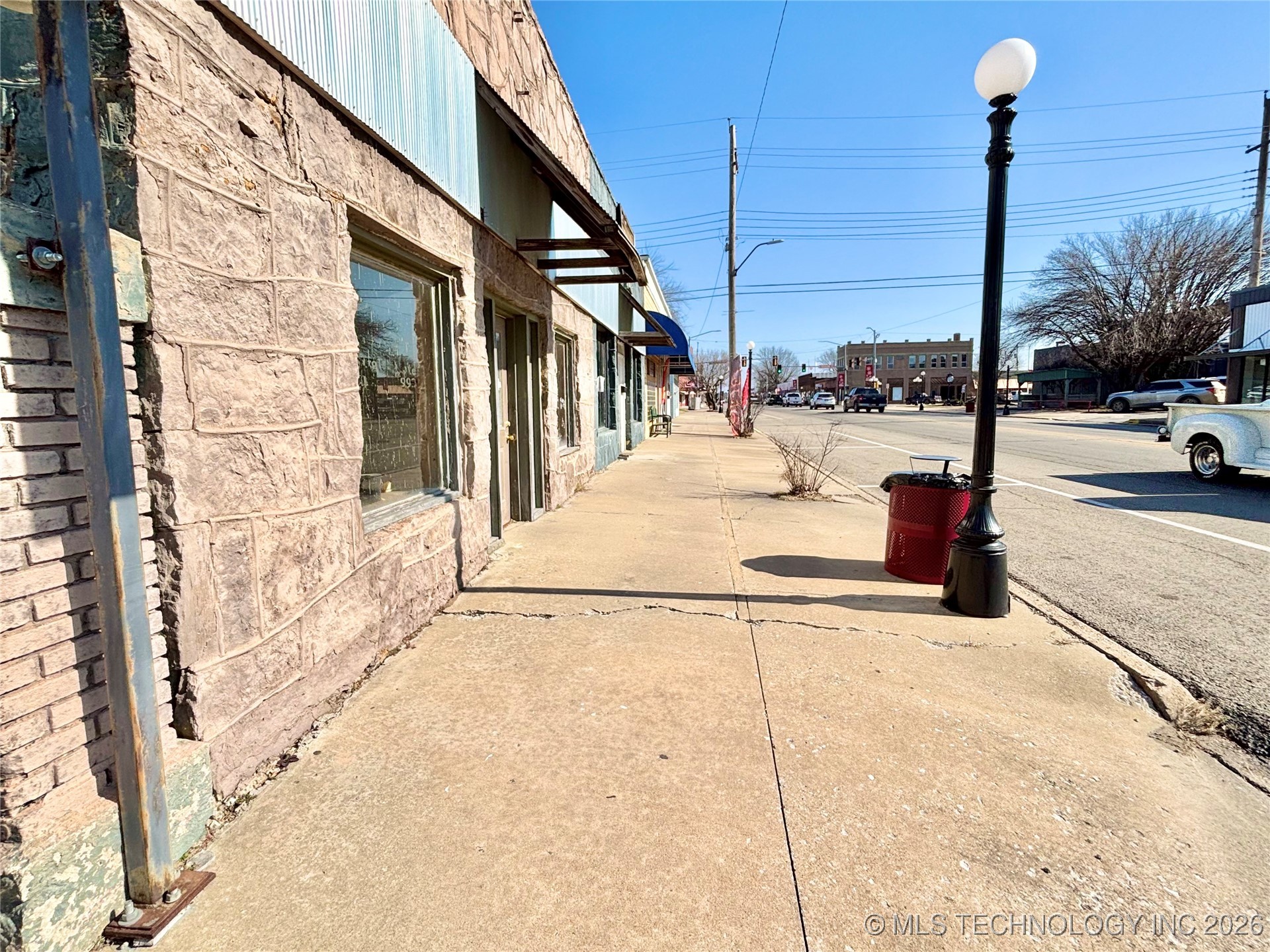 113 W Main Street Property Photo 4