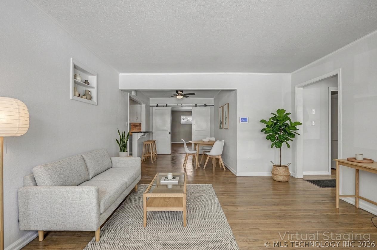 261 E 45th Court Property Photo 2