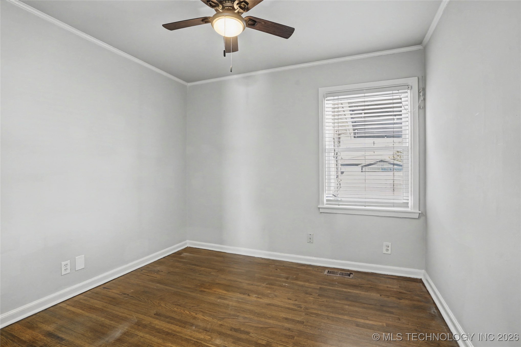 261 E 45th Court Property Photo 13