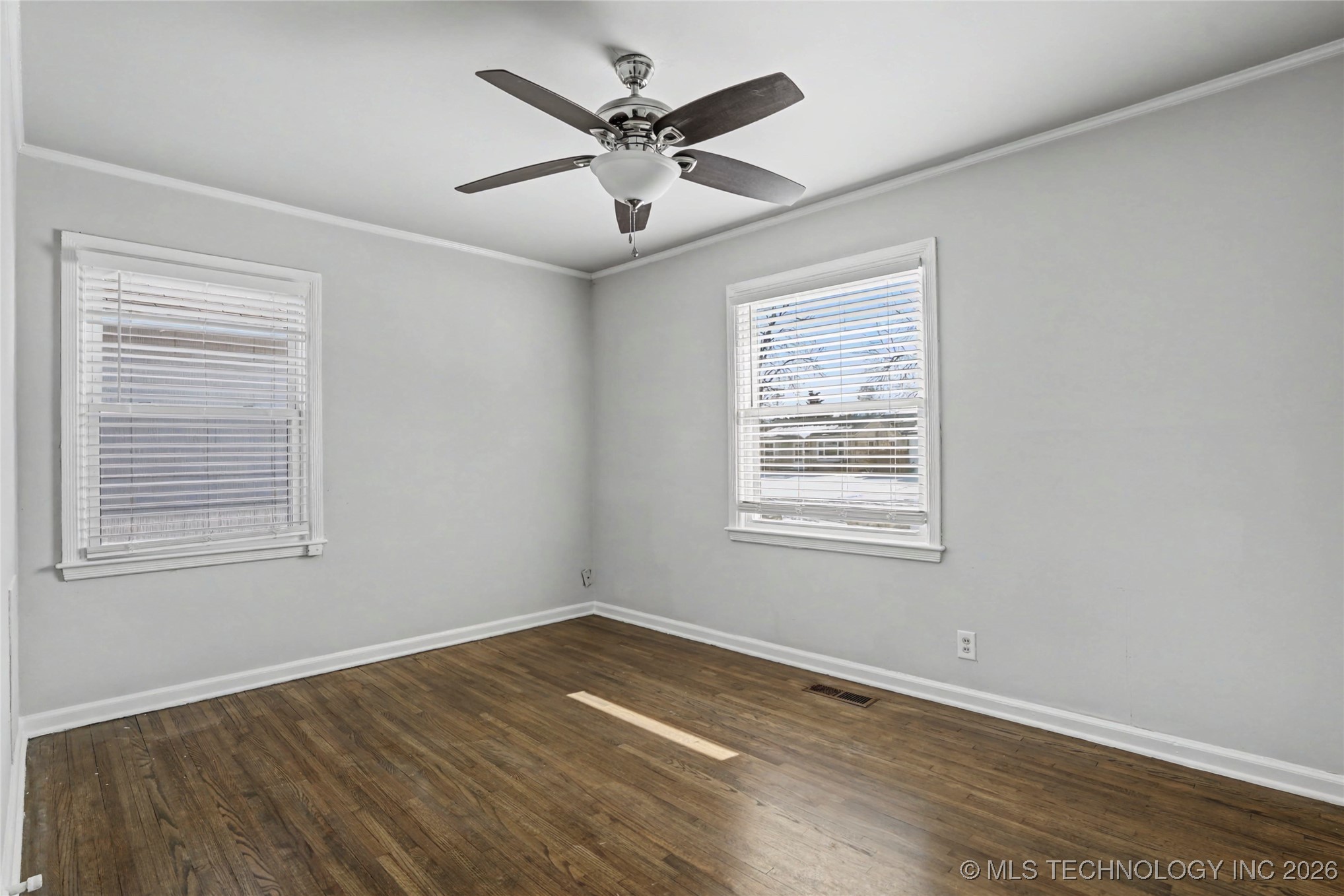 261 E 45th Court Property Photo 16