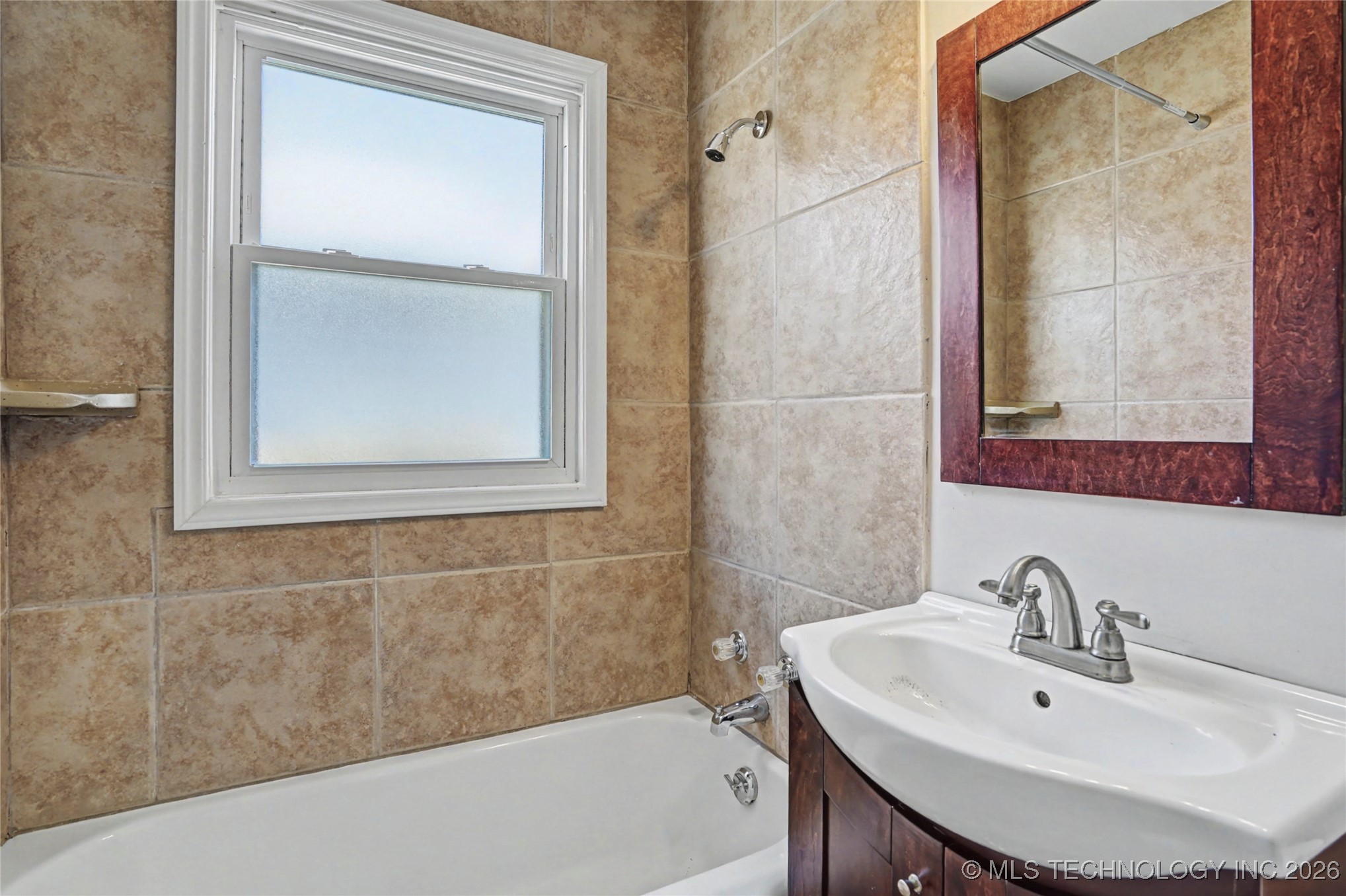 261 E 45th Court Property Photo 18