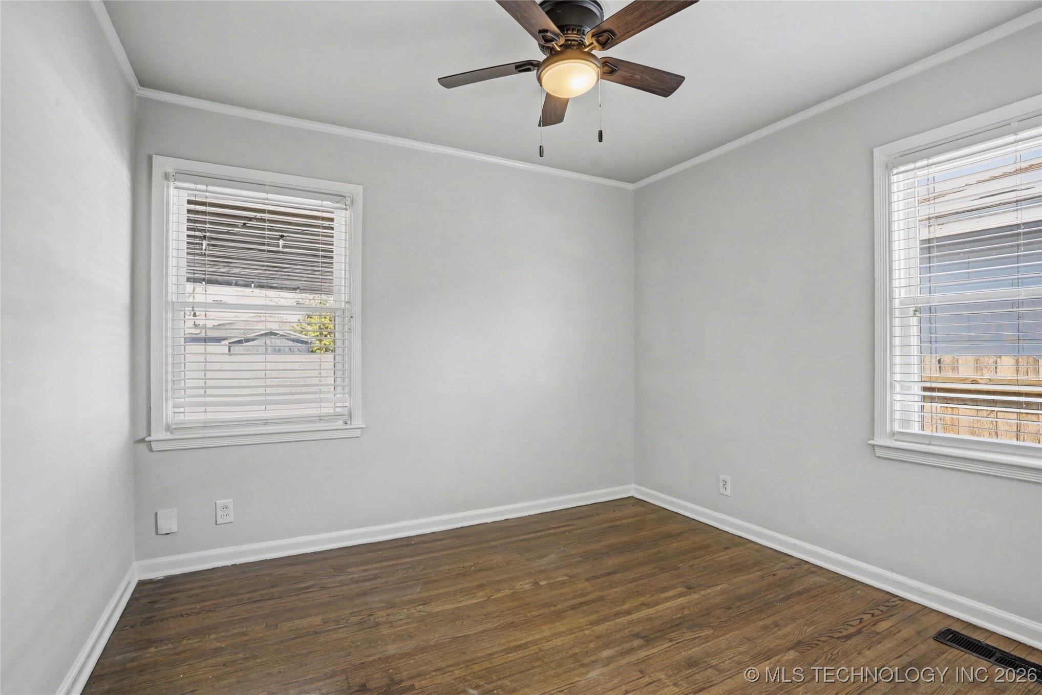 261 E 45th Court Property Photo 20