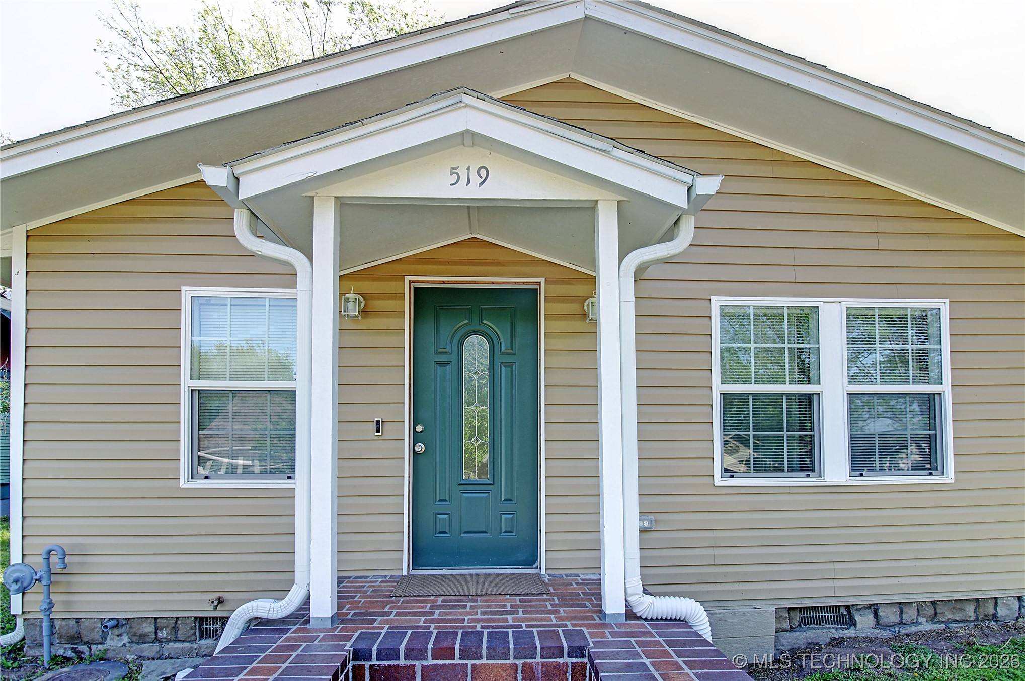 519 S Yorktown Avenue Property Photo 1