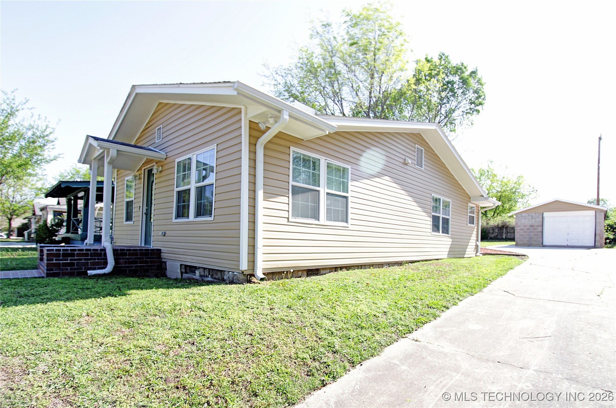 519 S Yorktown Avenue Property Photo 6