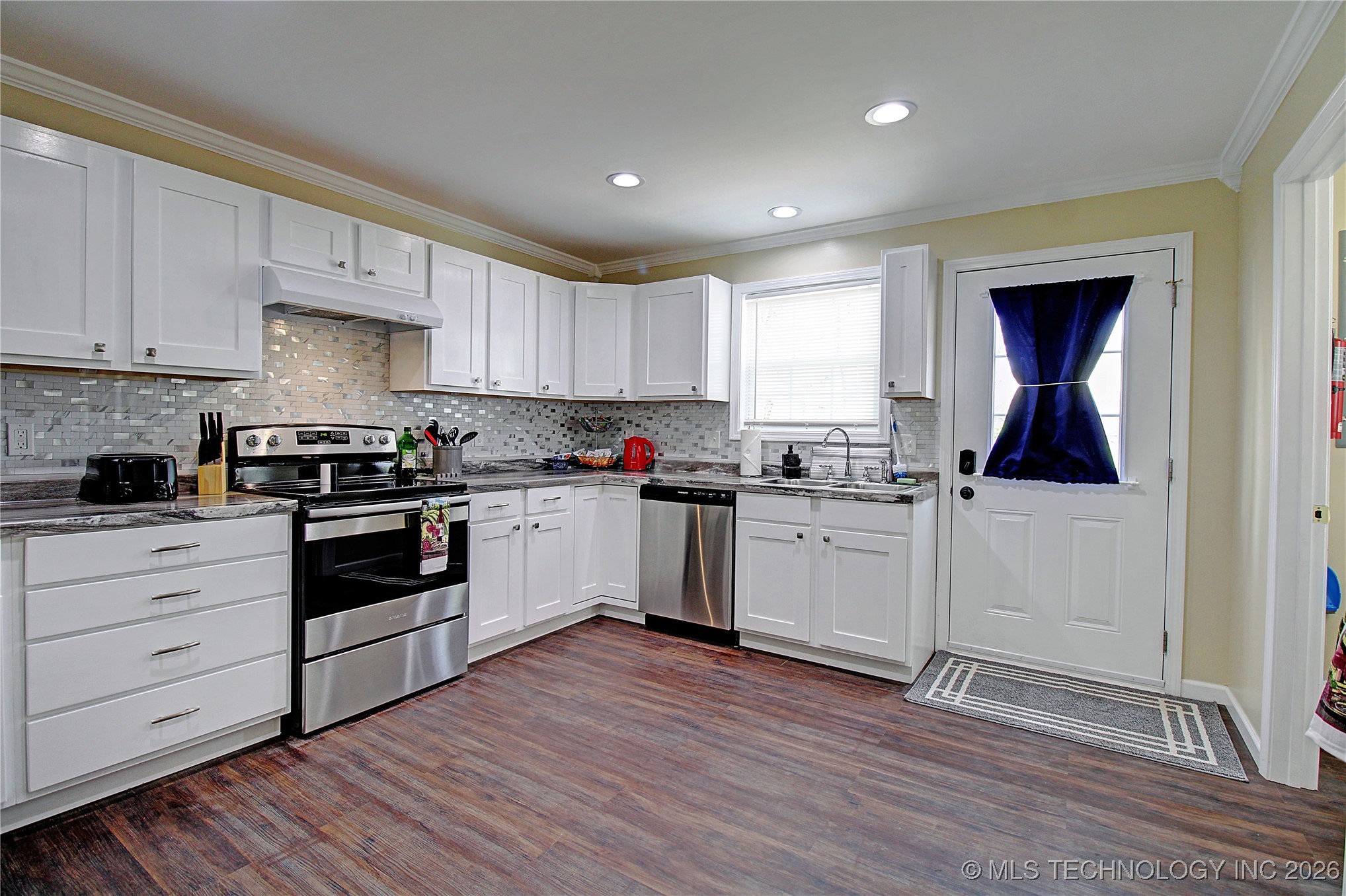 519 S Yorktown Avenue Property Photo 12