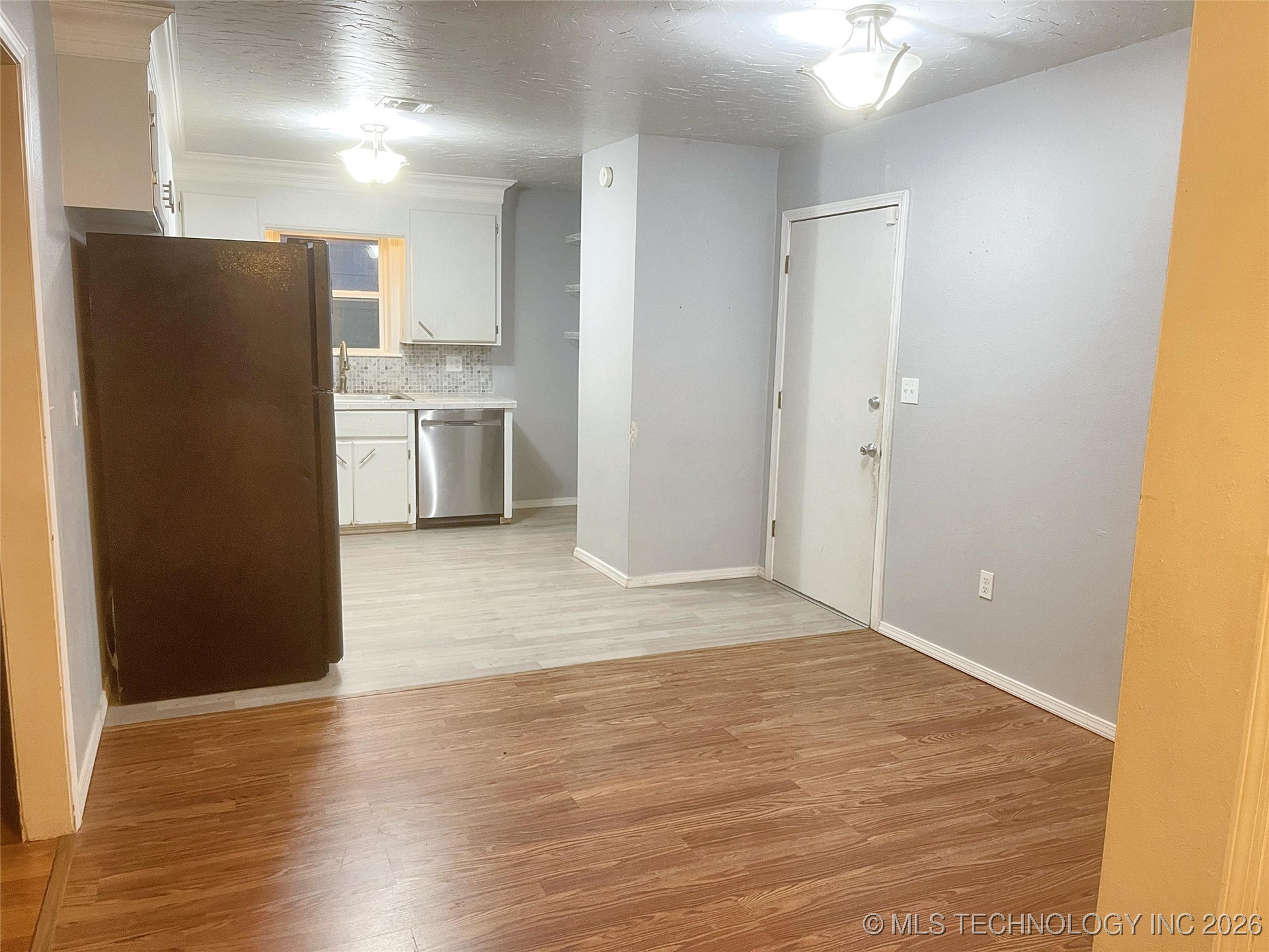 511 W Allen Road Property Photo 6