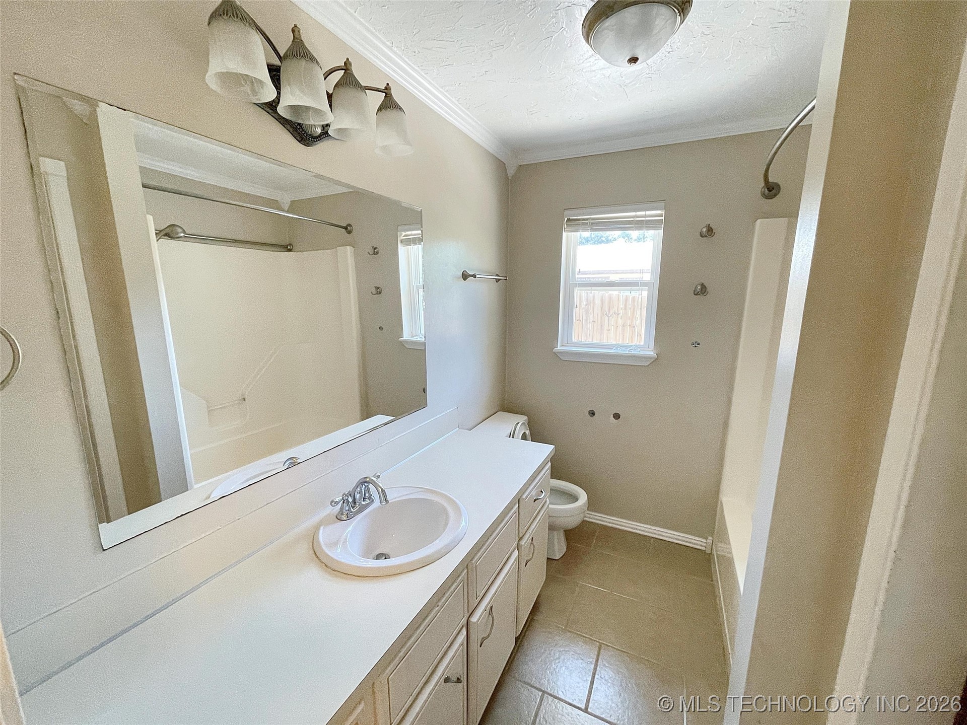 511 W Allen Road Property Photo 15