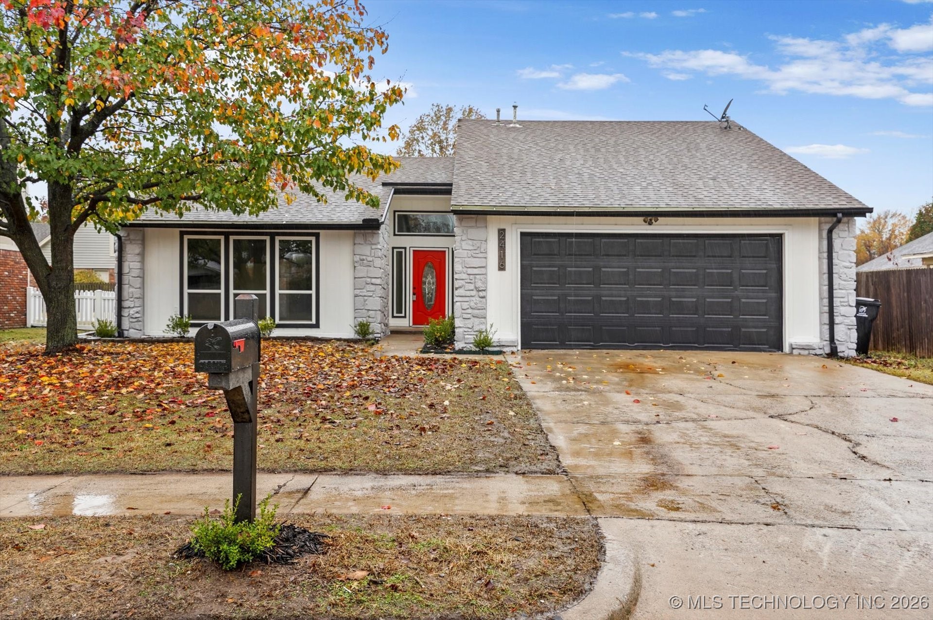 2416 S Elder Avenue Property Photo 1