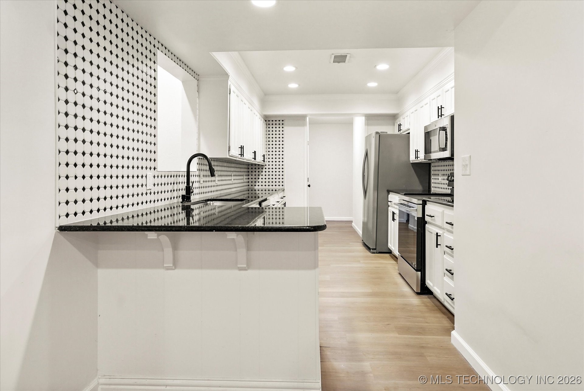 2416 S Elder Avenue Property Photo 13