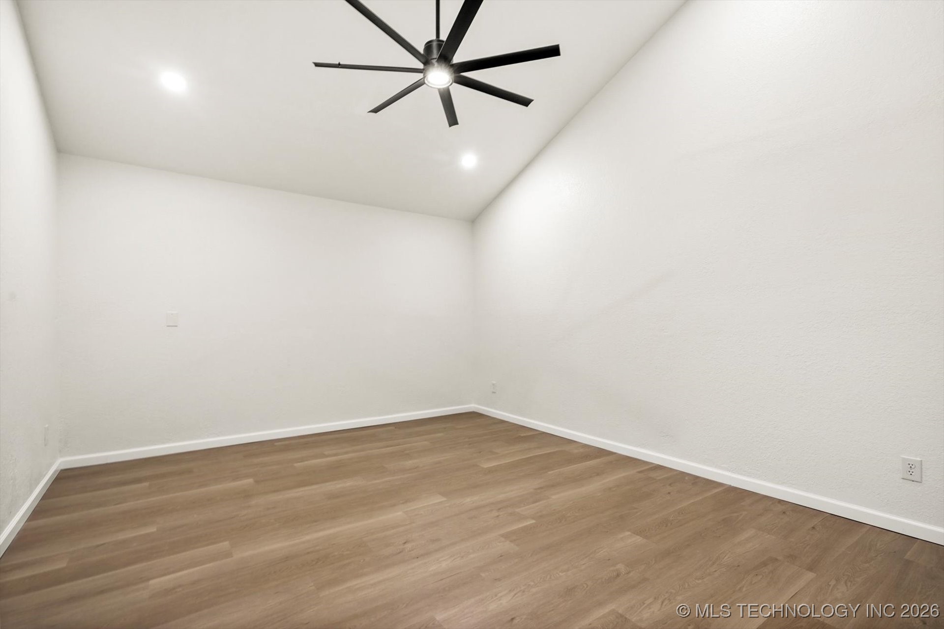 2416 S Elder Avenue Property Photo 16