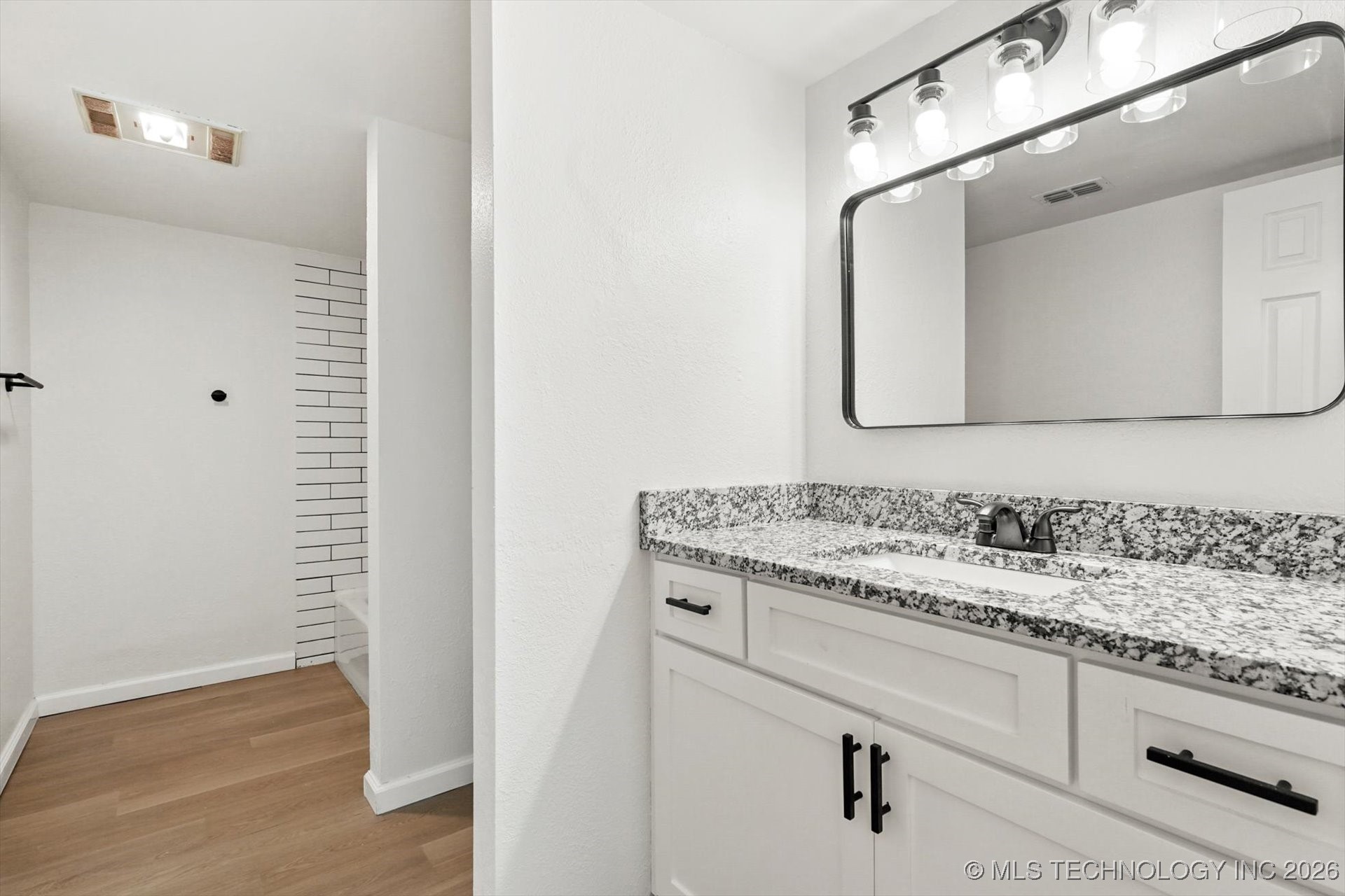 2416 S Elder Avenue Property Photo 22