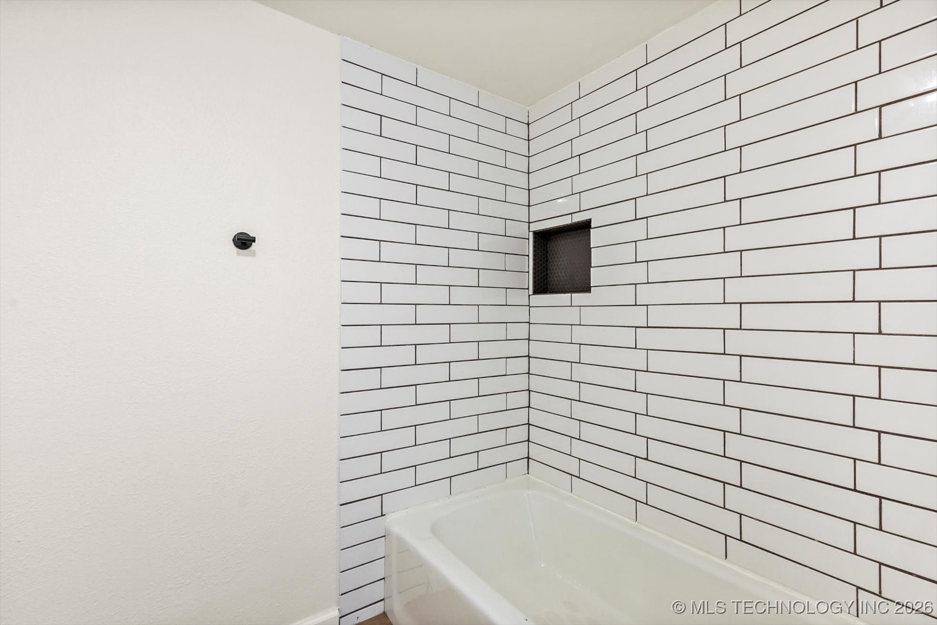 2416 S Elder Avenue Property Photo 23