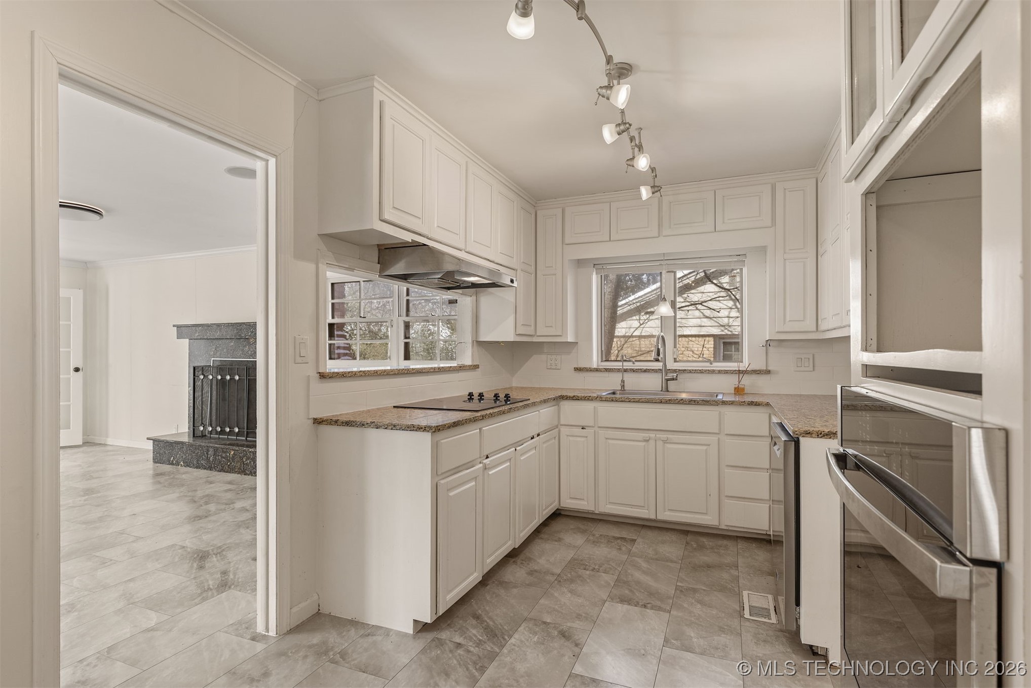 4416 E 58th Place Property Photo 6