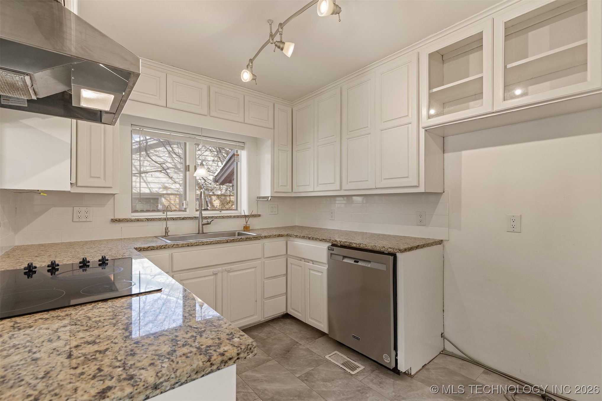 4416 E 58th Place Property Photo 73