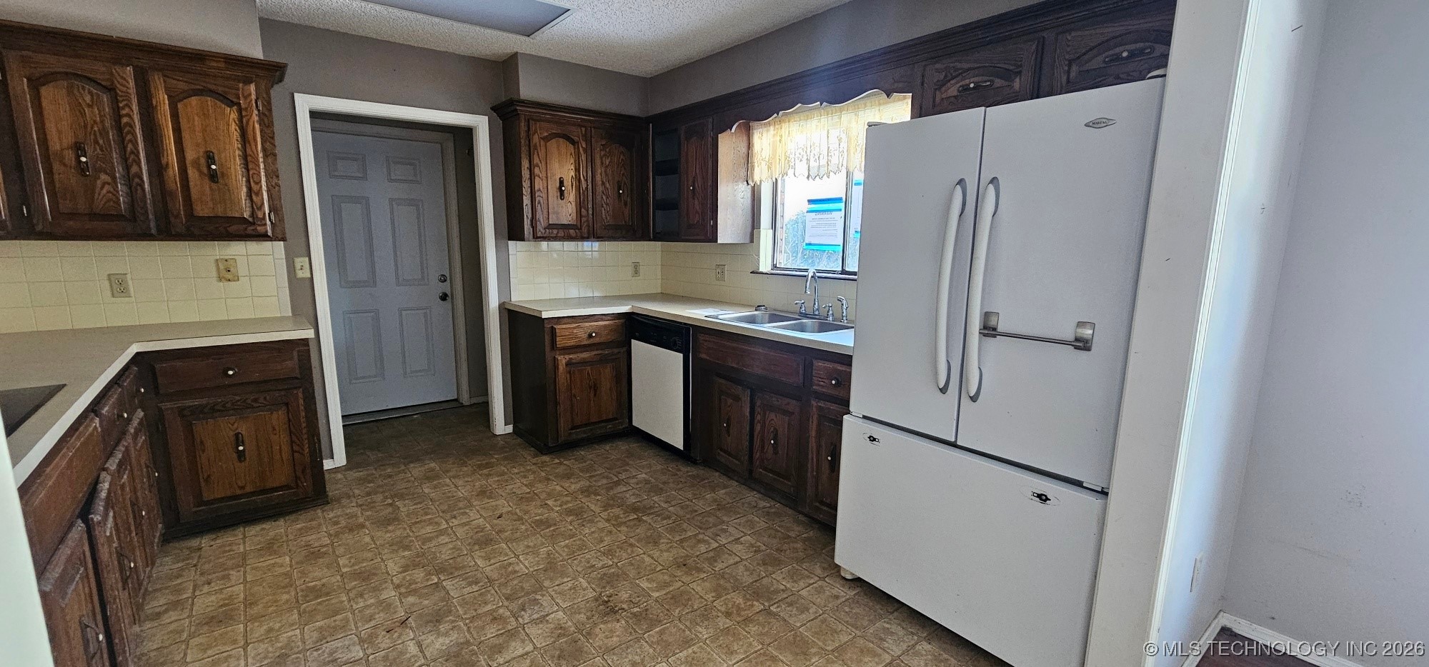 21959 Branson Road Property Photo 8