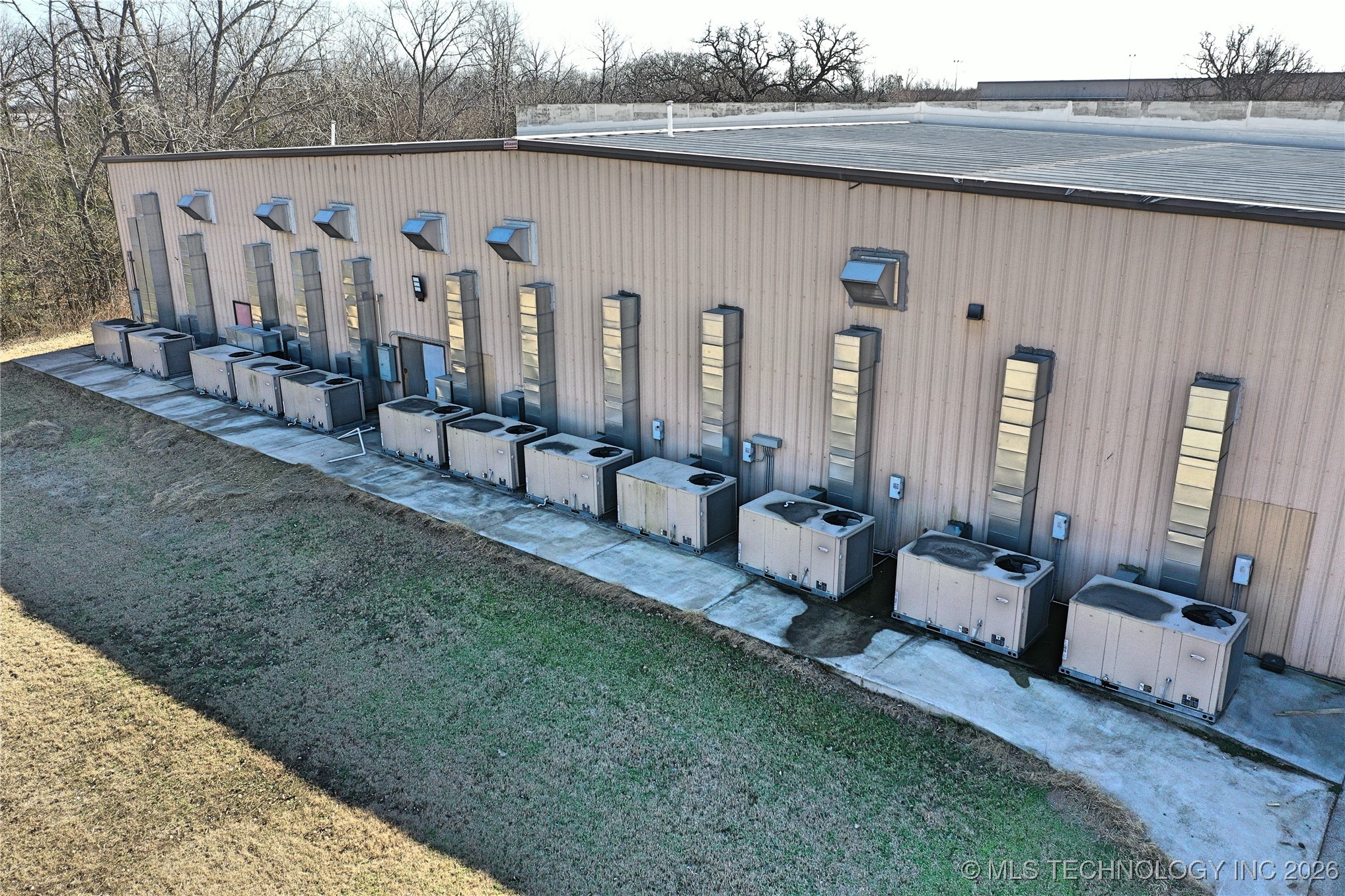 3551 Cypert Way Property Photo 4