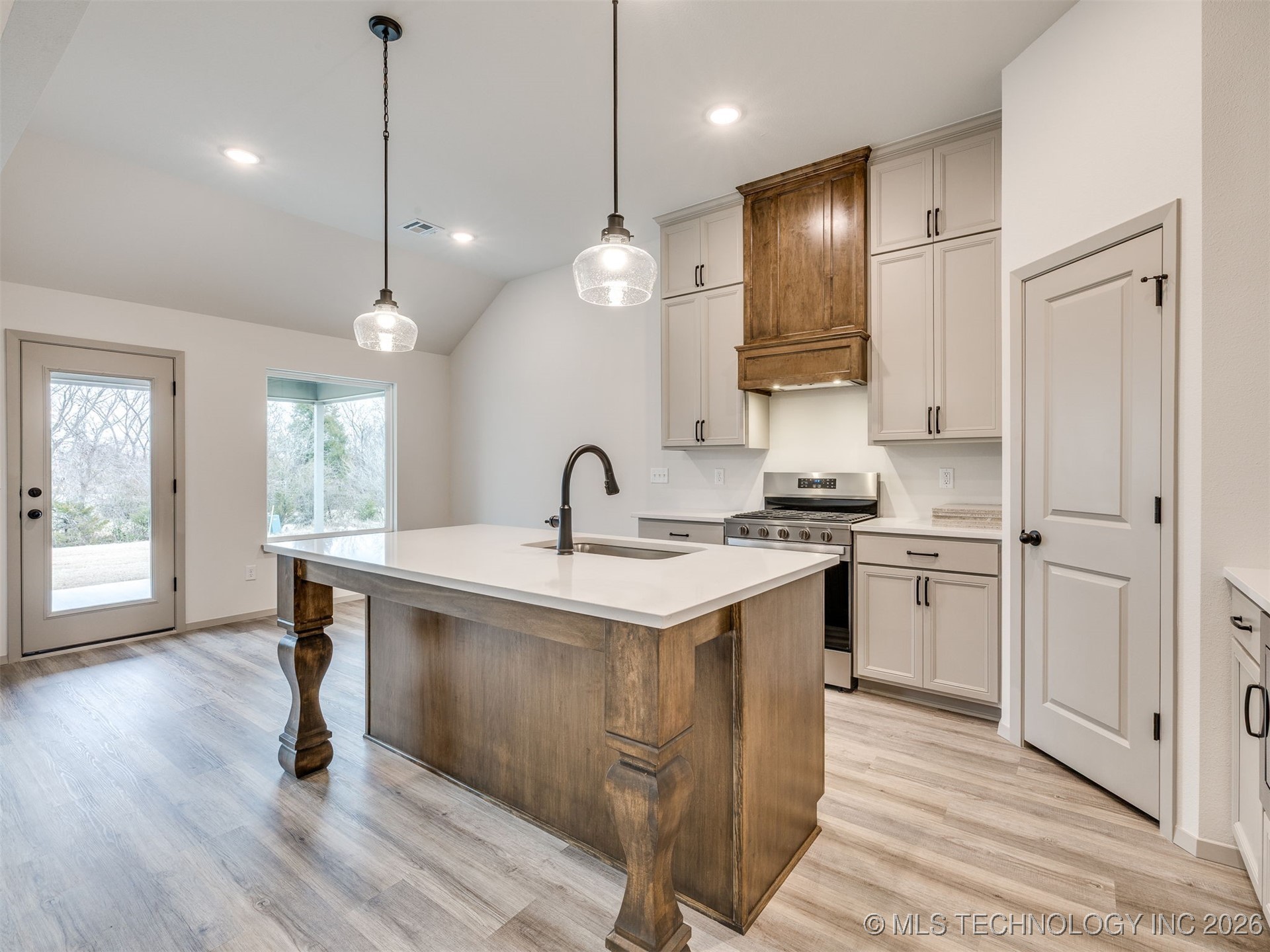 14757 S College Place Property Photo 12