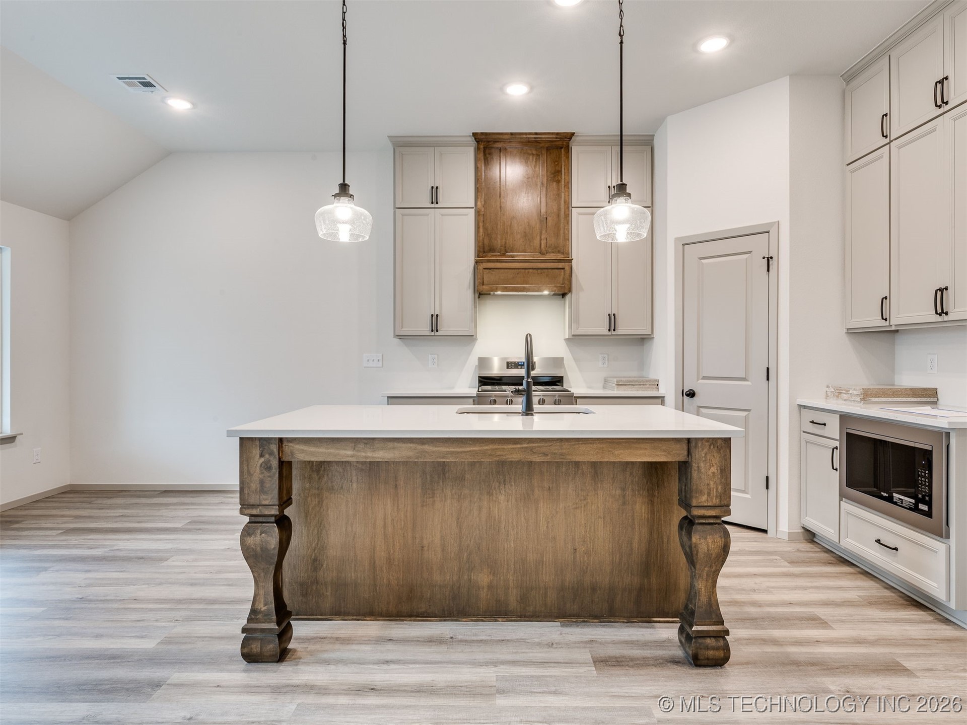 14757 S College Place Property Photo 13