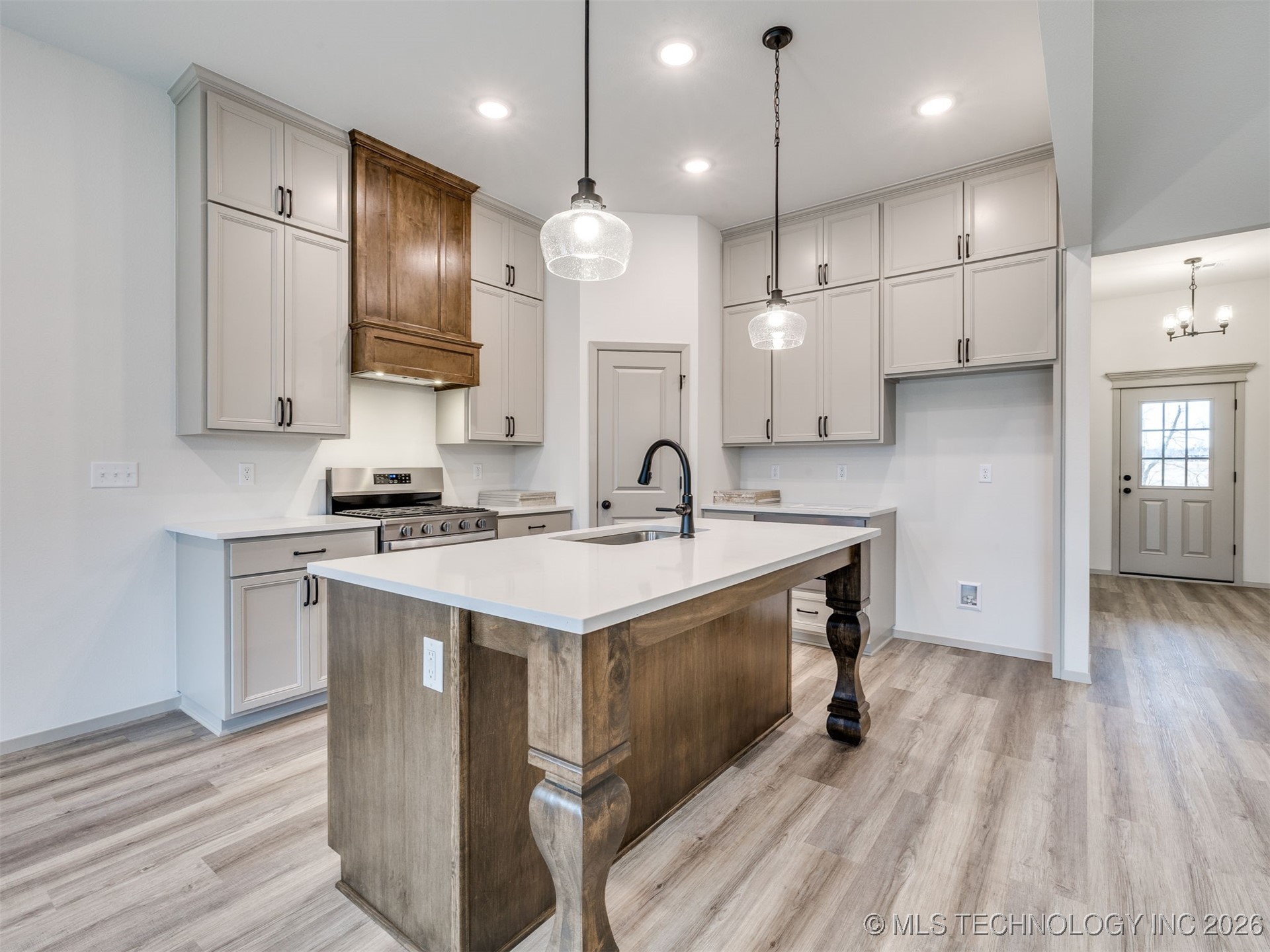 14757 S College Place Property Photo 14