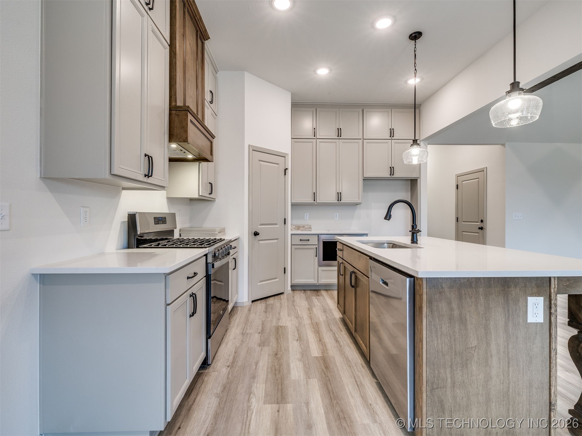 14757 S College Place Property Photo 15