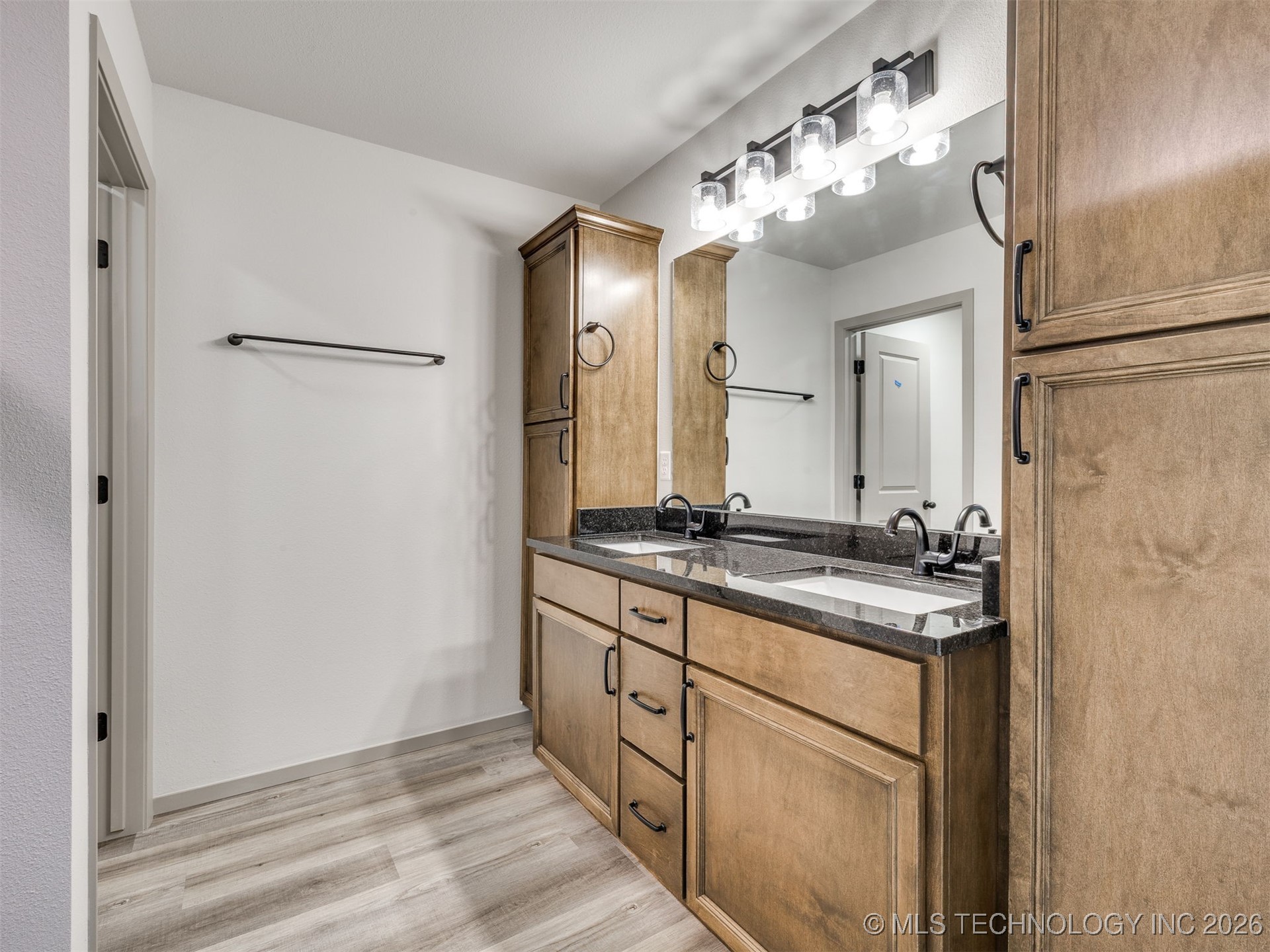 14757 S College Place Property Photo 21