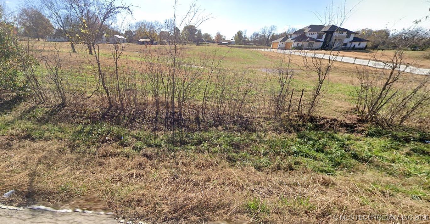 W 71st Street S Property Photo 2