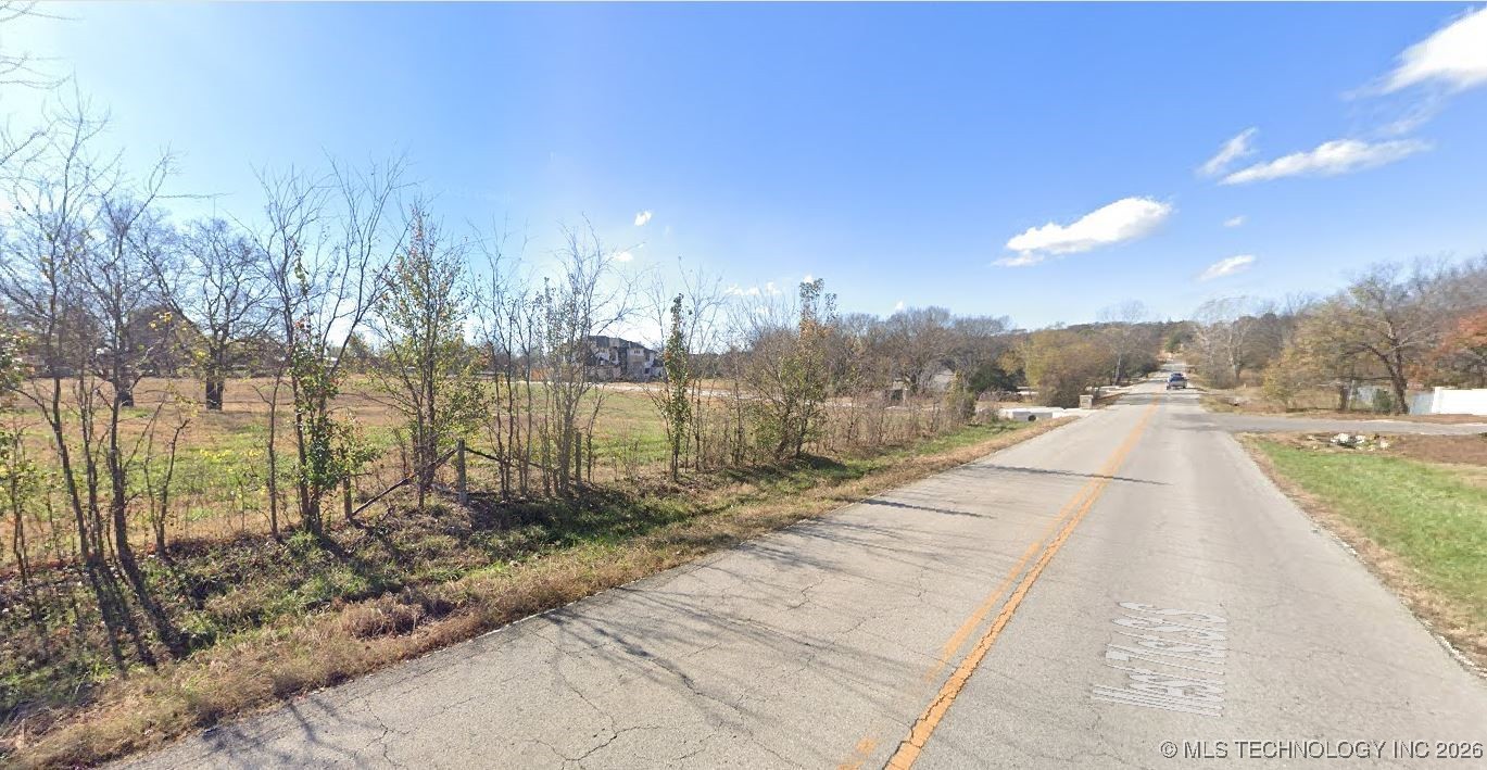 W 71st Street S Property Photo 3