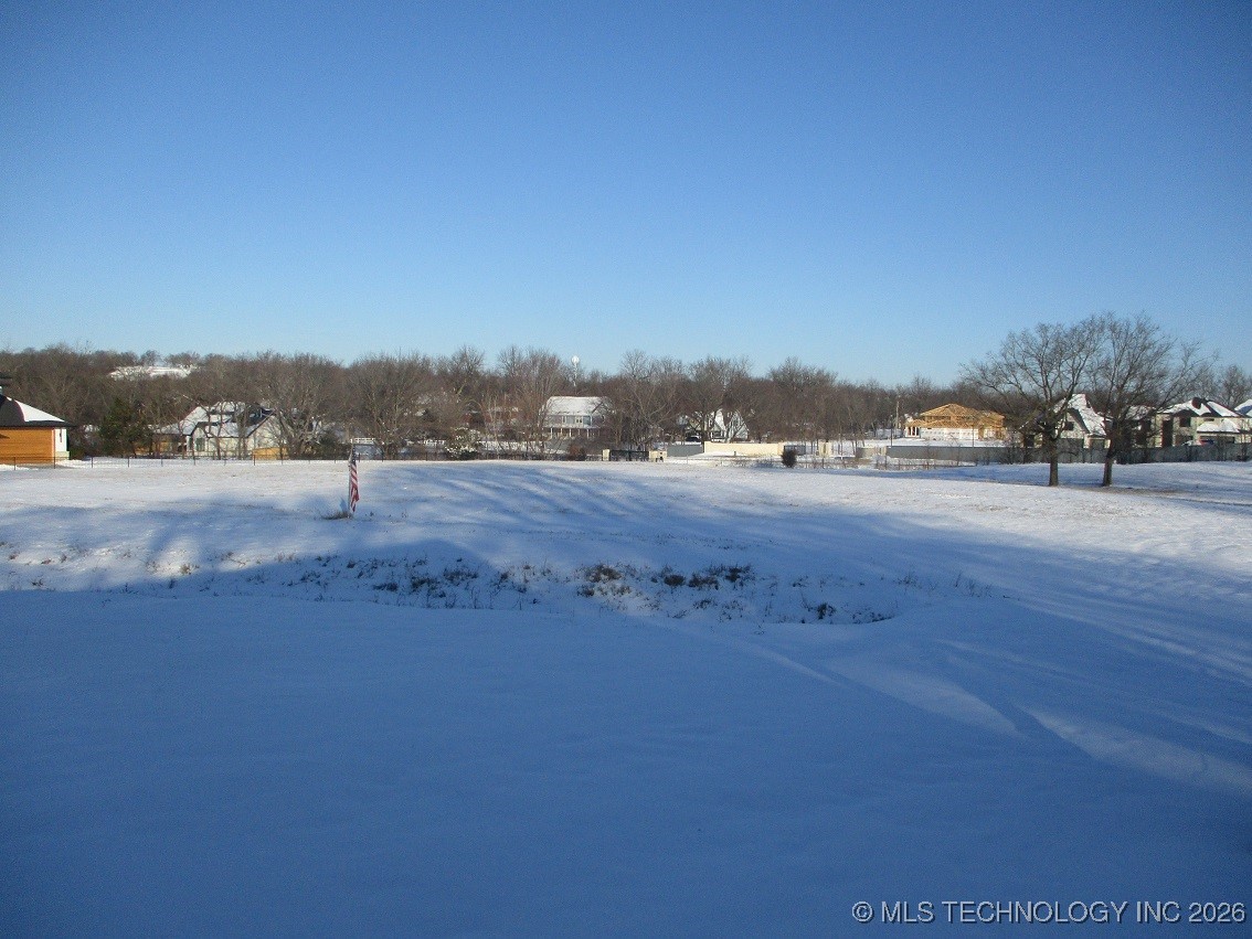 W 71st Street S Property Photo 4