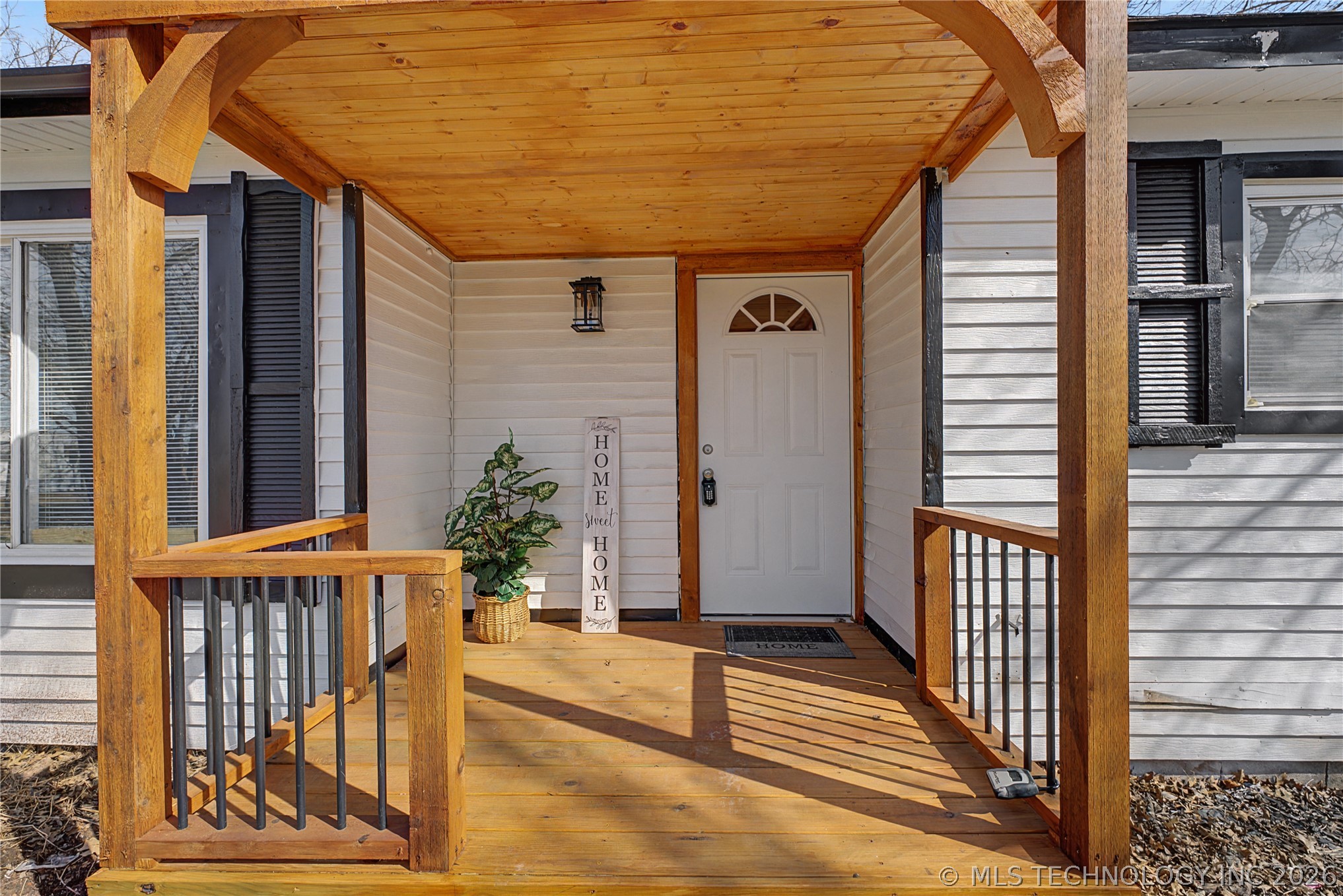 1805 S Osage Avenue Property Photo 3