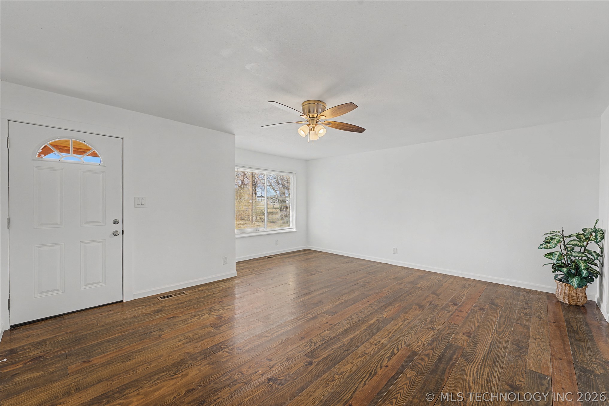 1805 S Osage Avenue Property Photo 5