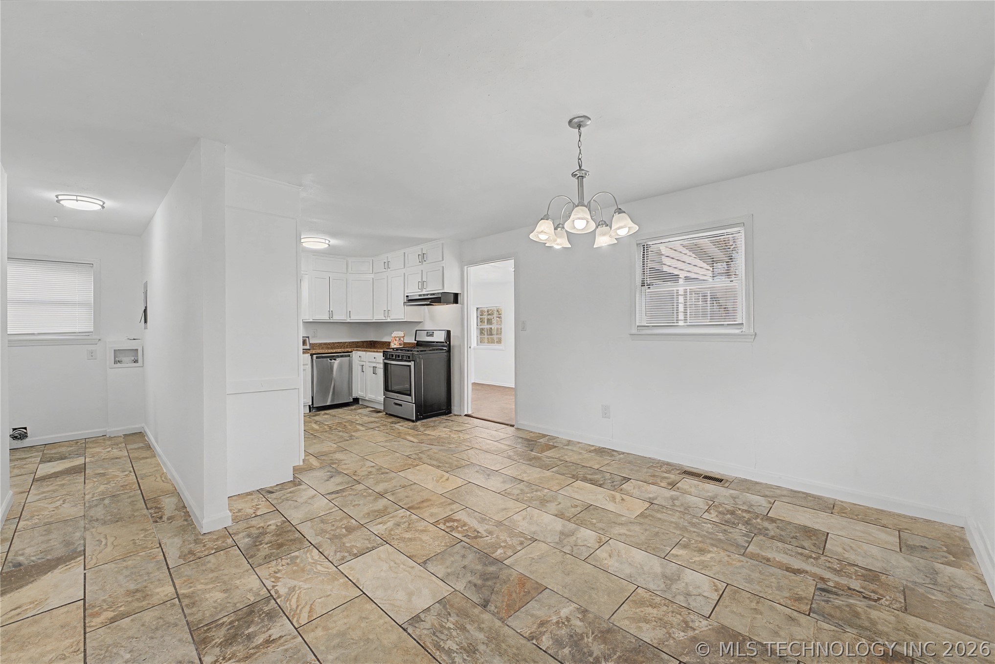 1805 S Osage Avenue Property Photo 6