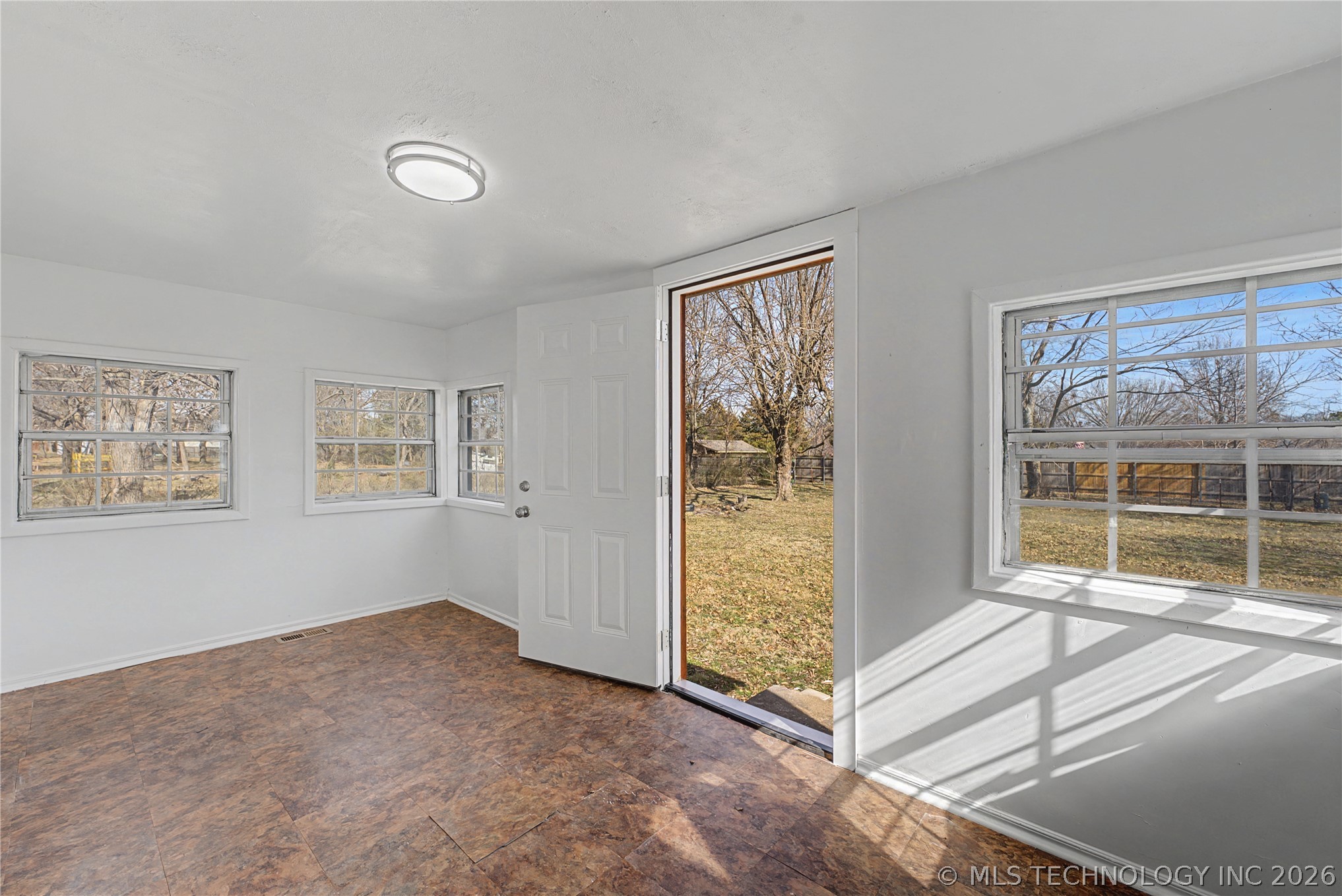 1805 S Osage Avenue Property Photo 11