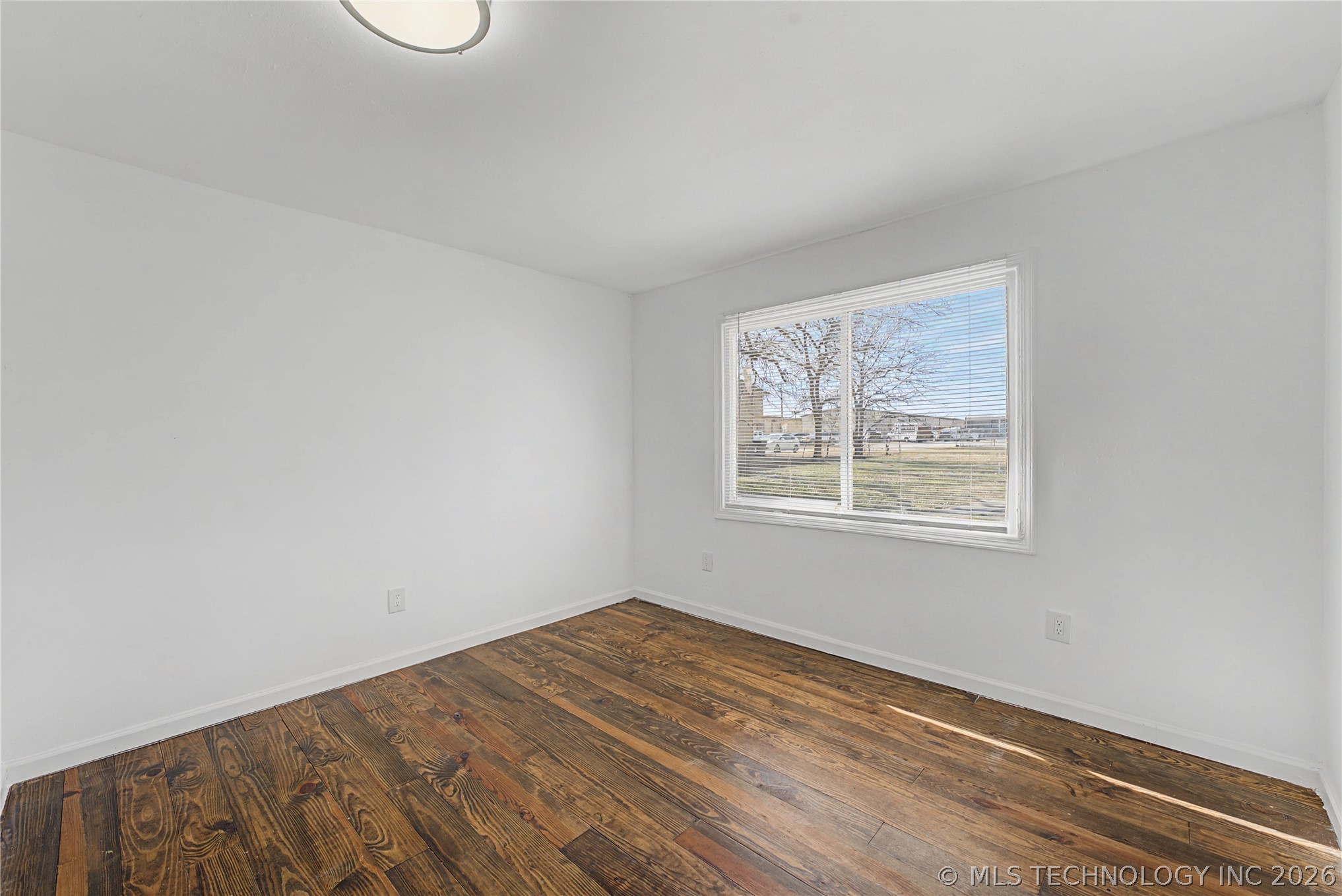 1805 S Osage Avenue Property Photo 12