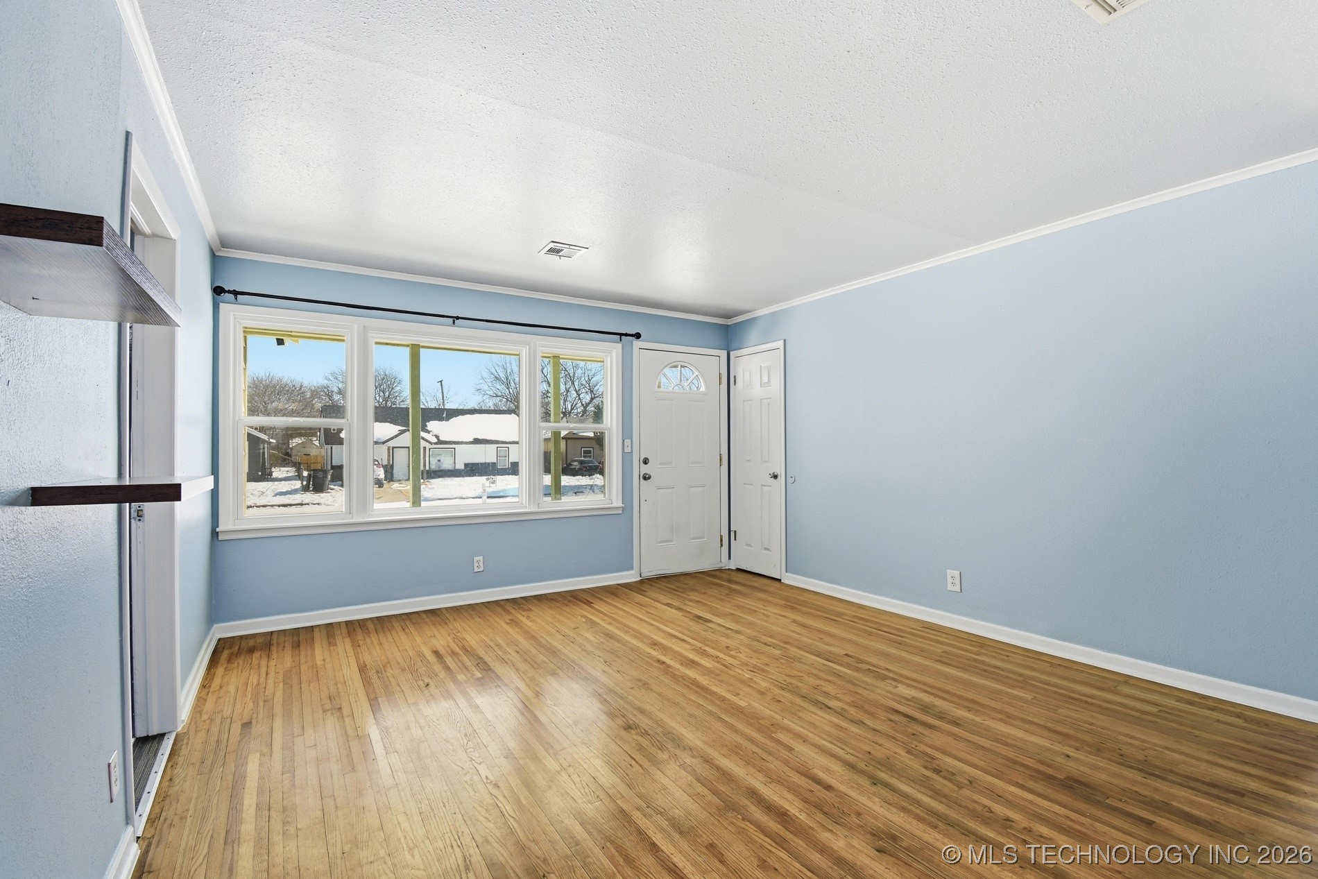 424 S 69th East Avenue Property Photo 6