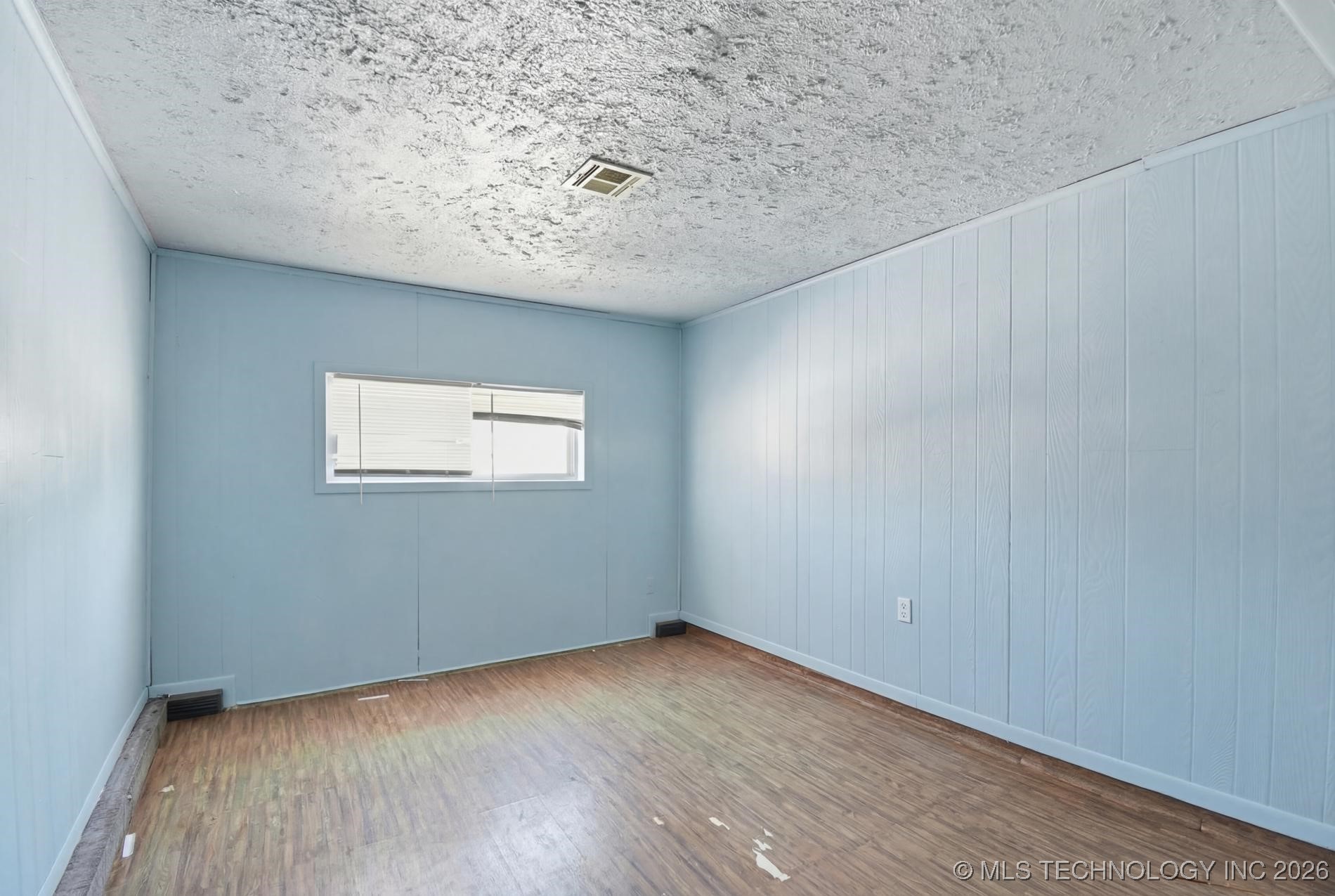 424 S 69th East Avenue Property Photo 11